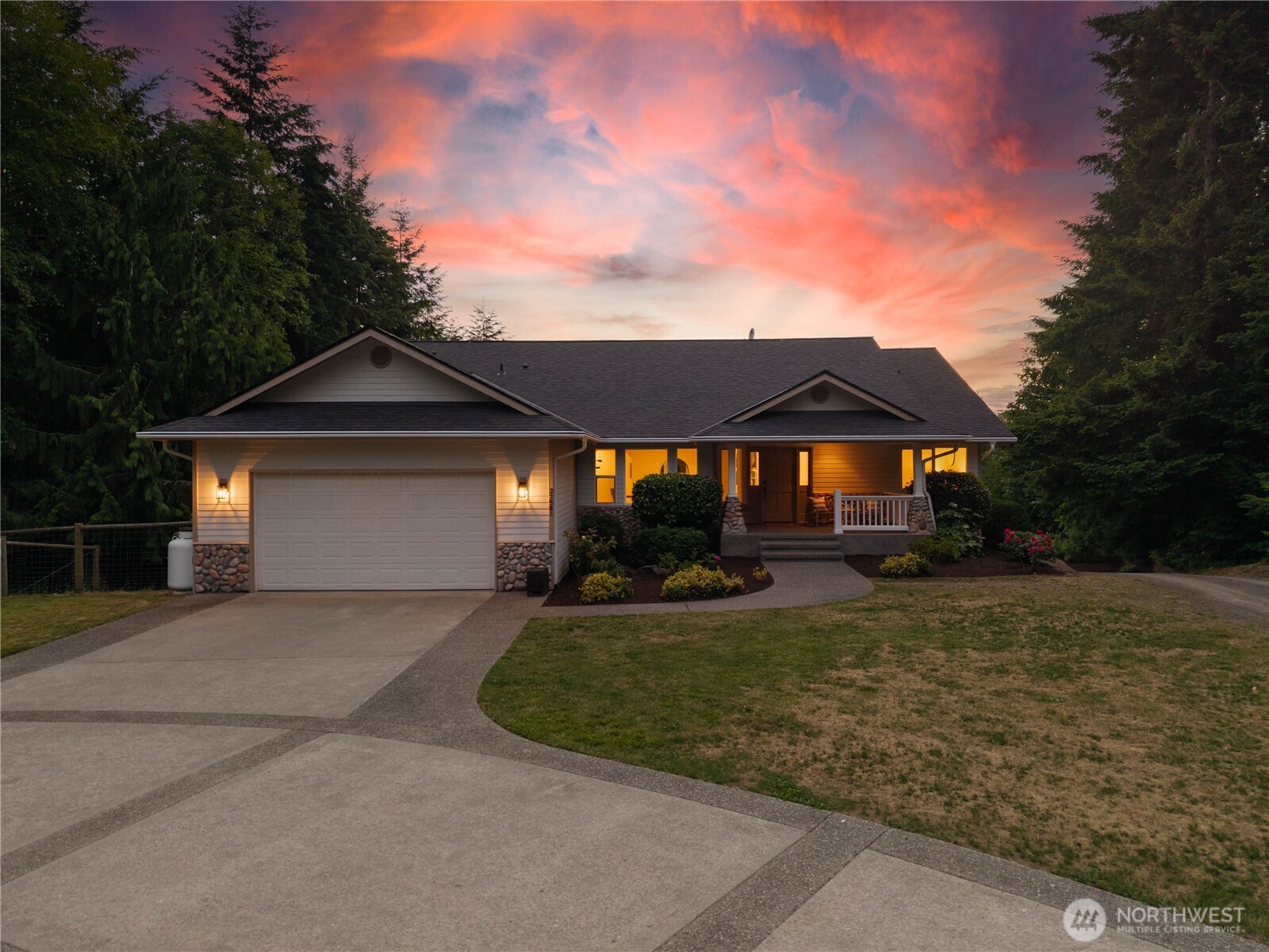 27581 Heavenly Place NE
