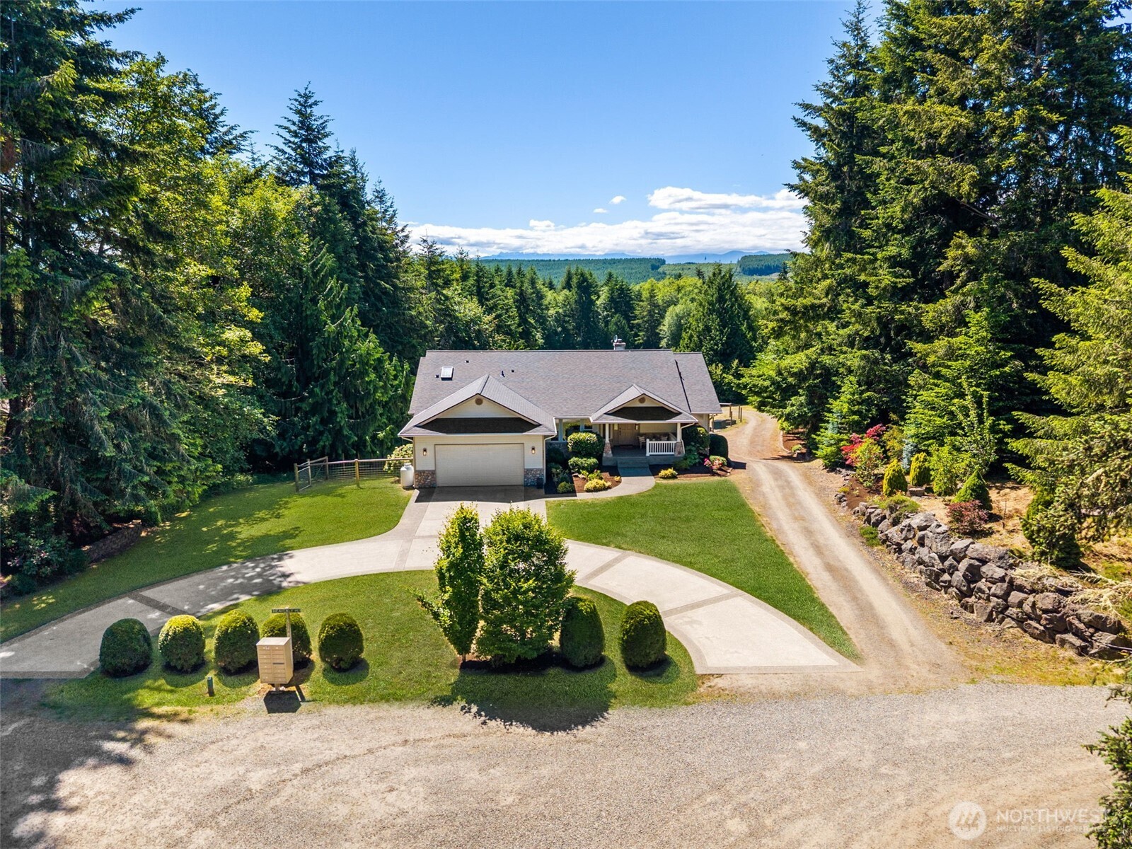 27581 Heavenly Place NE