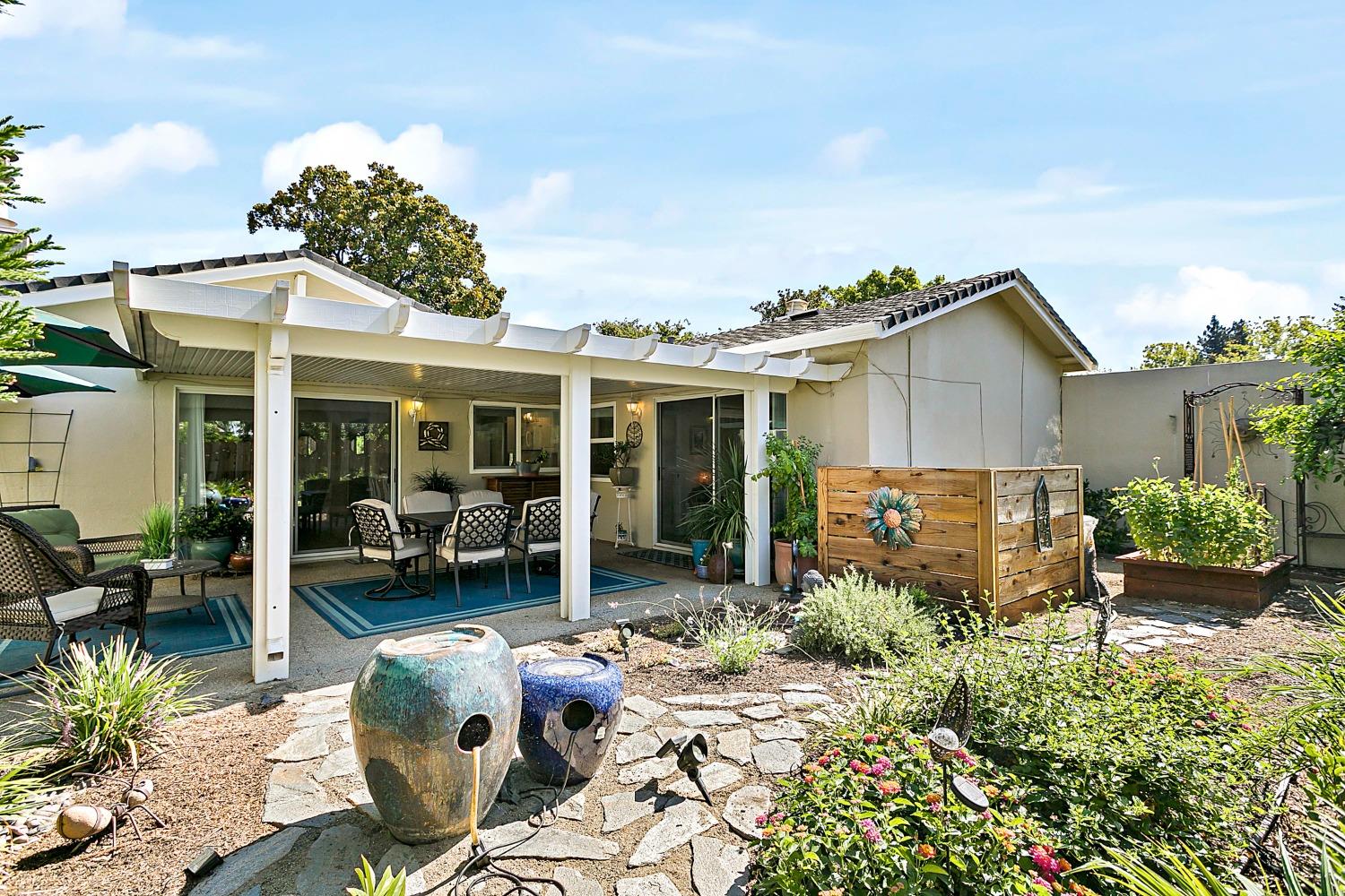 1138 Rosa Del Rio Way
