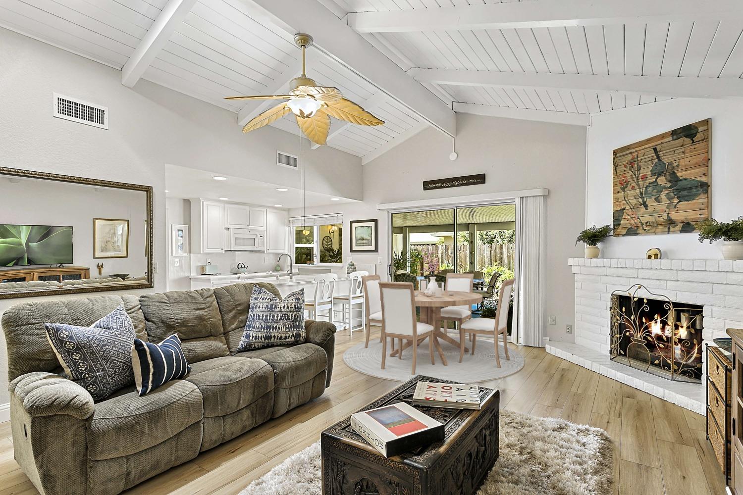 1138 Rosa Del Rio Way