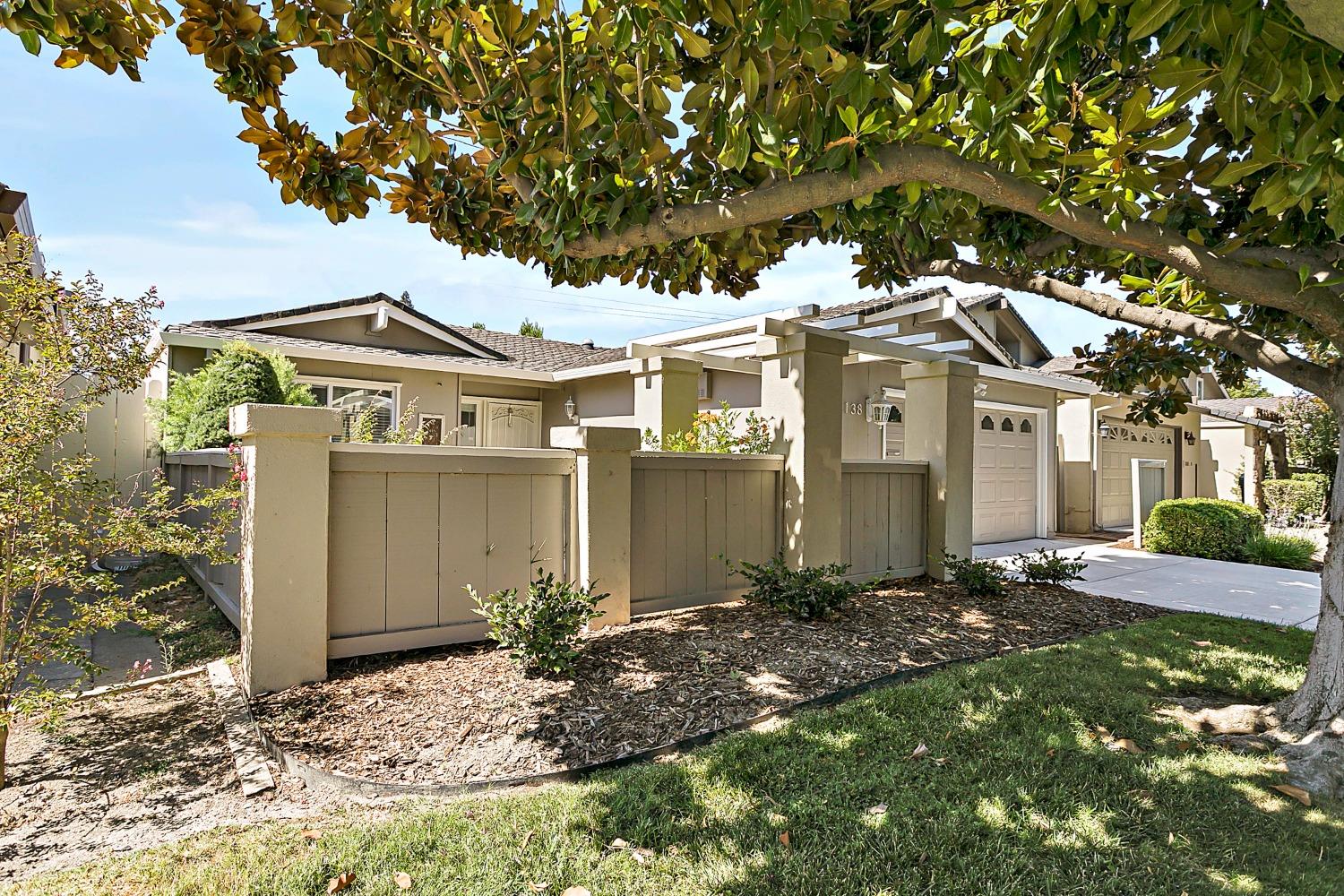1138 Rosa Del Rio Way