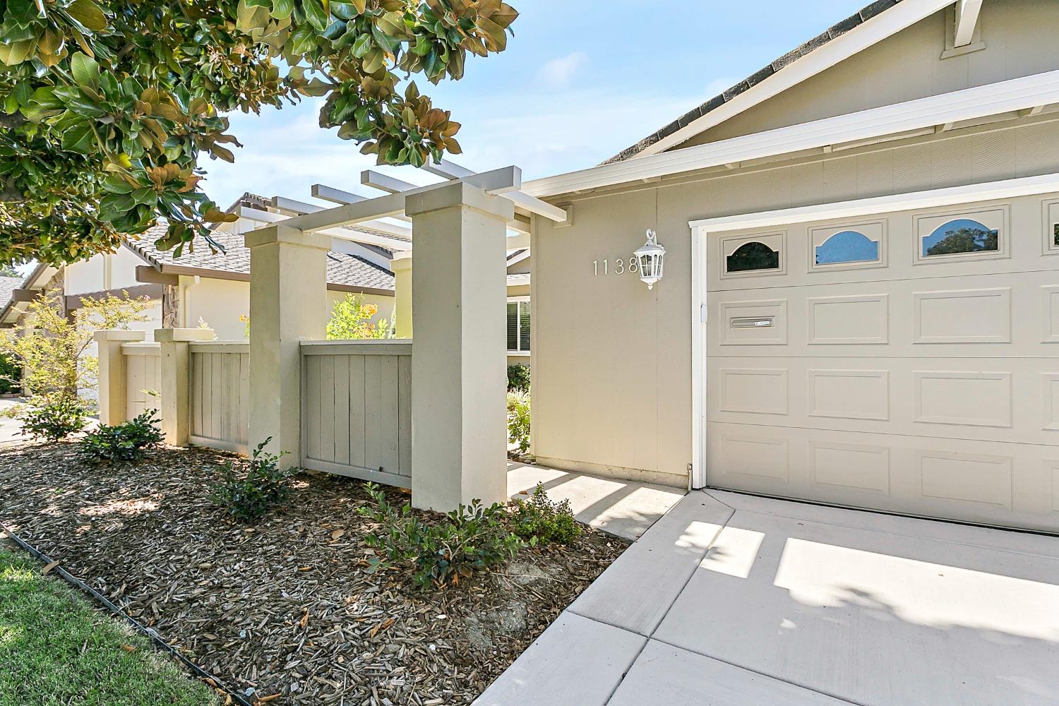 1138 Rosa Del Rio Way