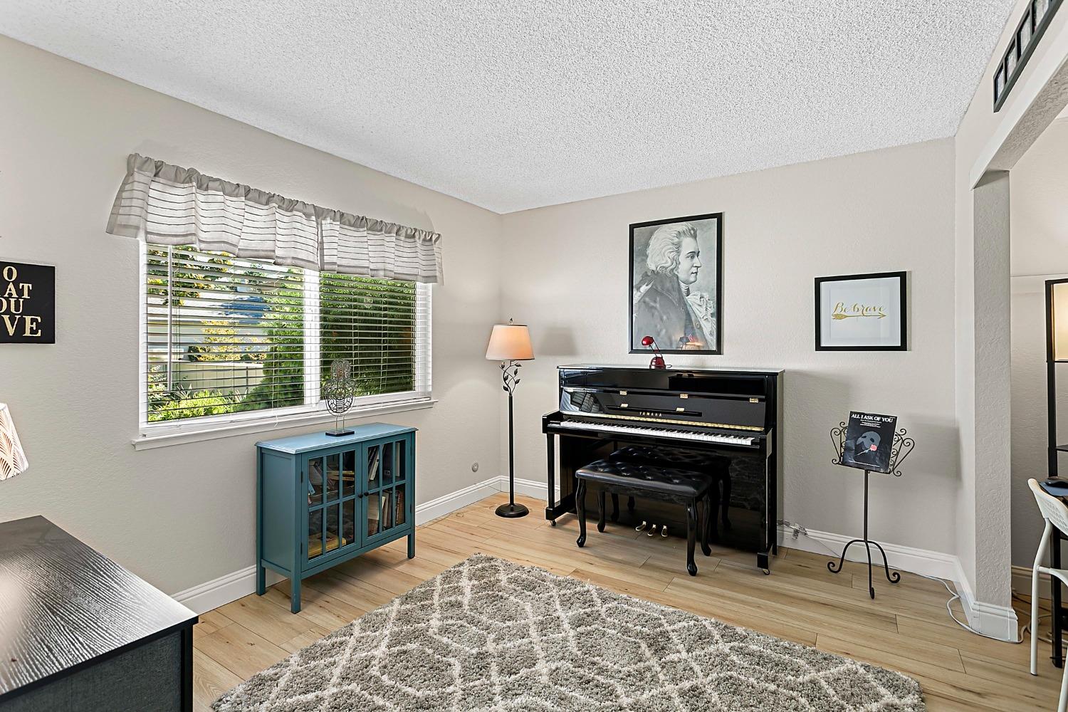 1138 Rosa Del Rio Way