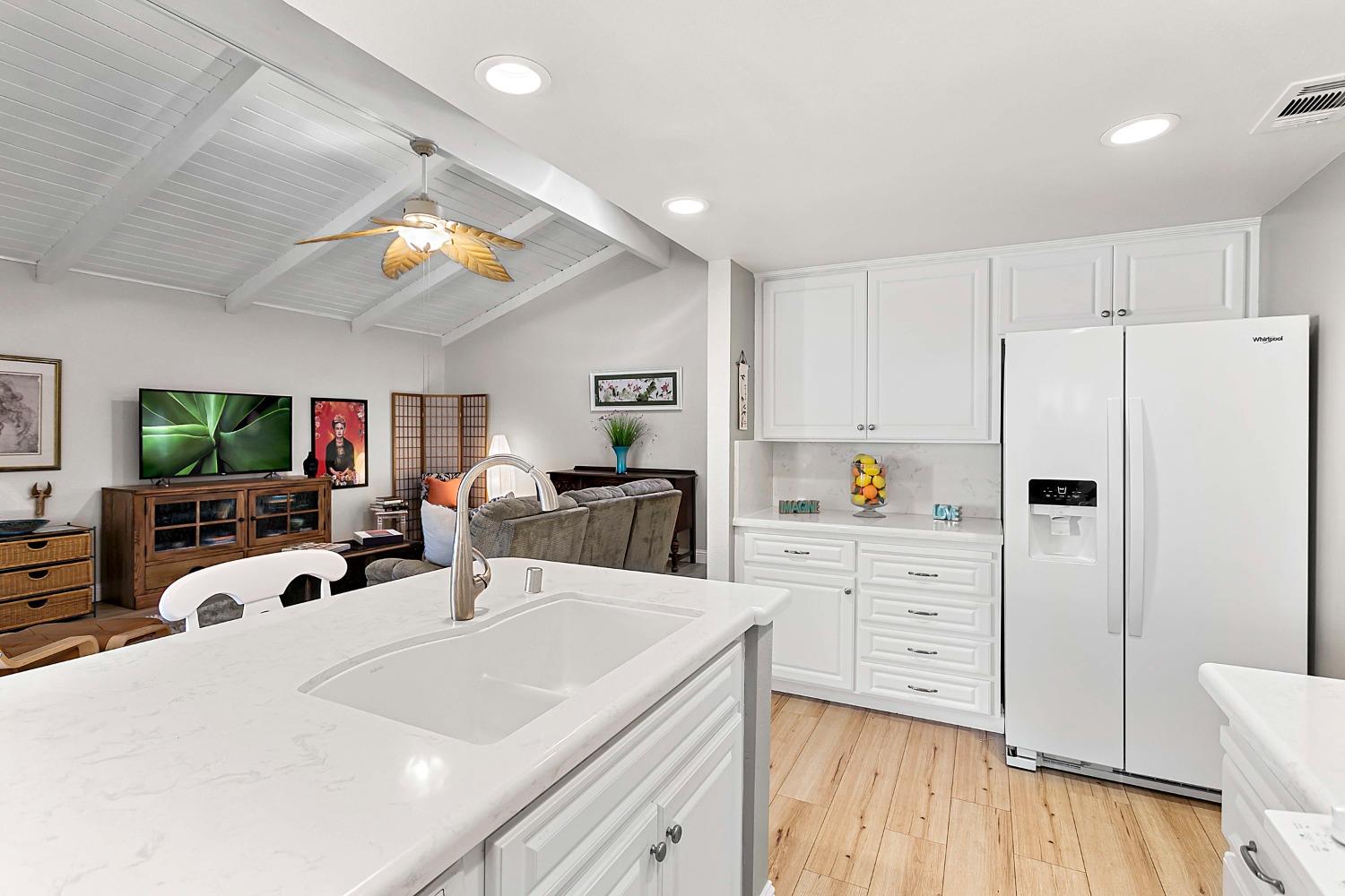 1138 Rosa Del Rio Way