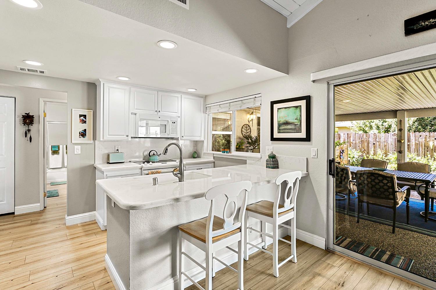 1138 Rosa Del Rio Way
