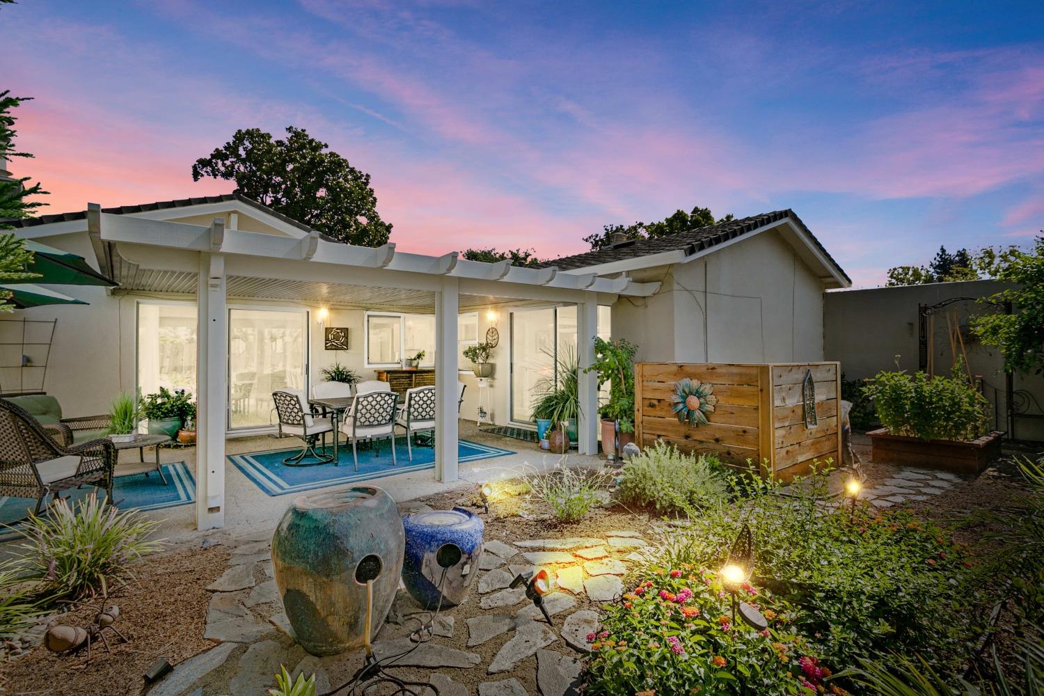 1138 Rosa Del Rio Way