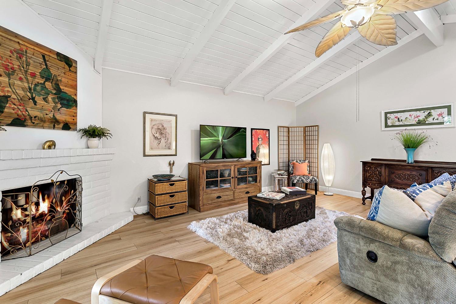 1138 Rosa Del Rio Way