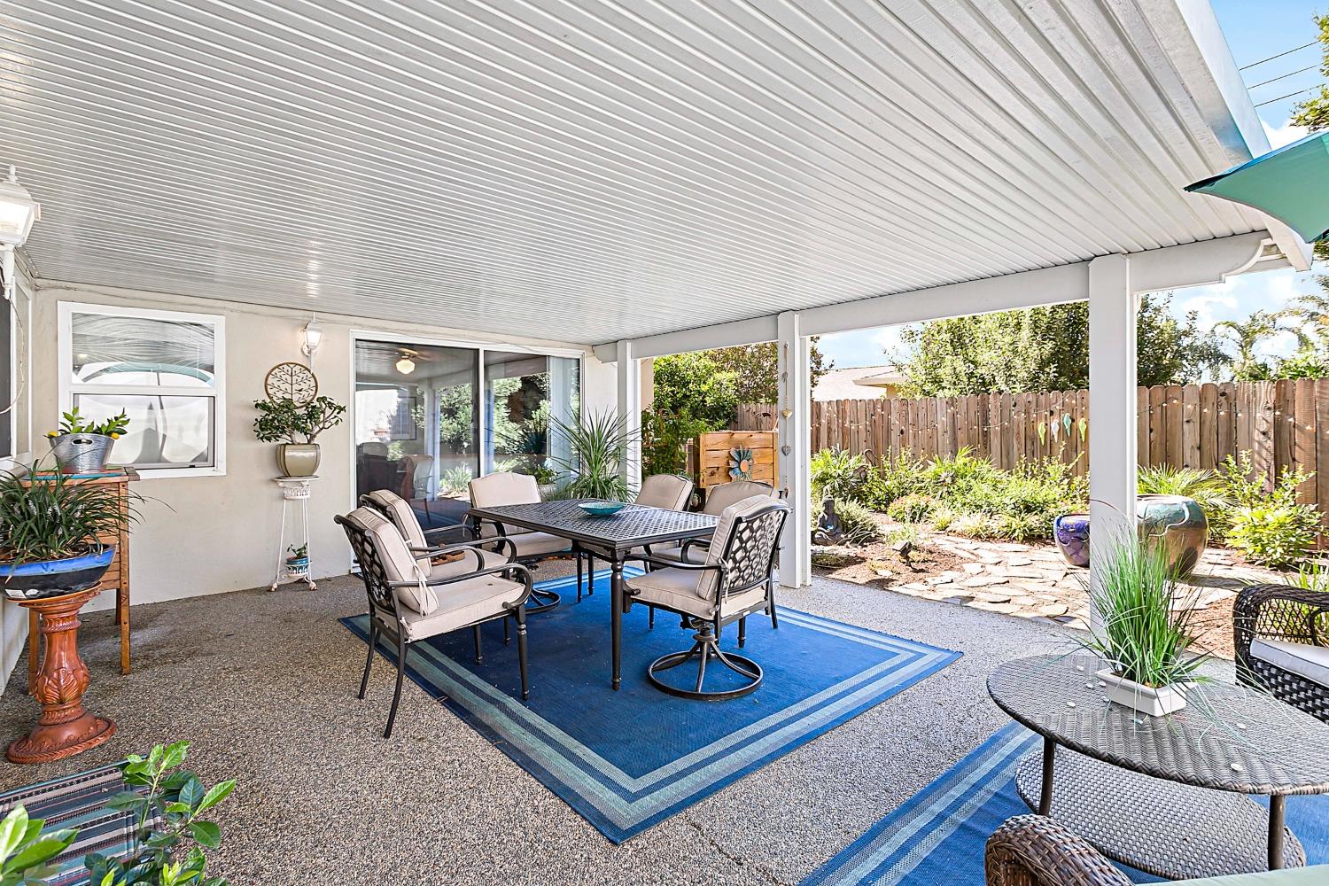 1138 Rosa Del Rio Way