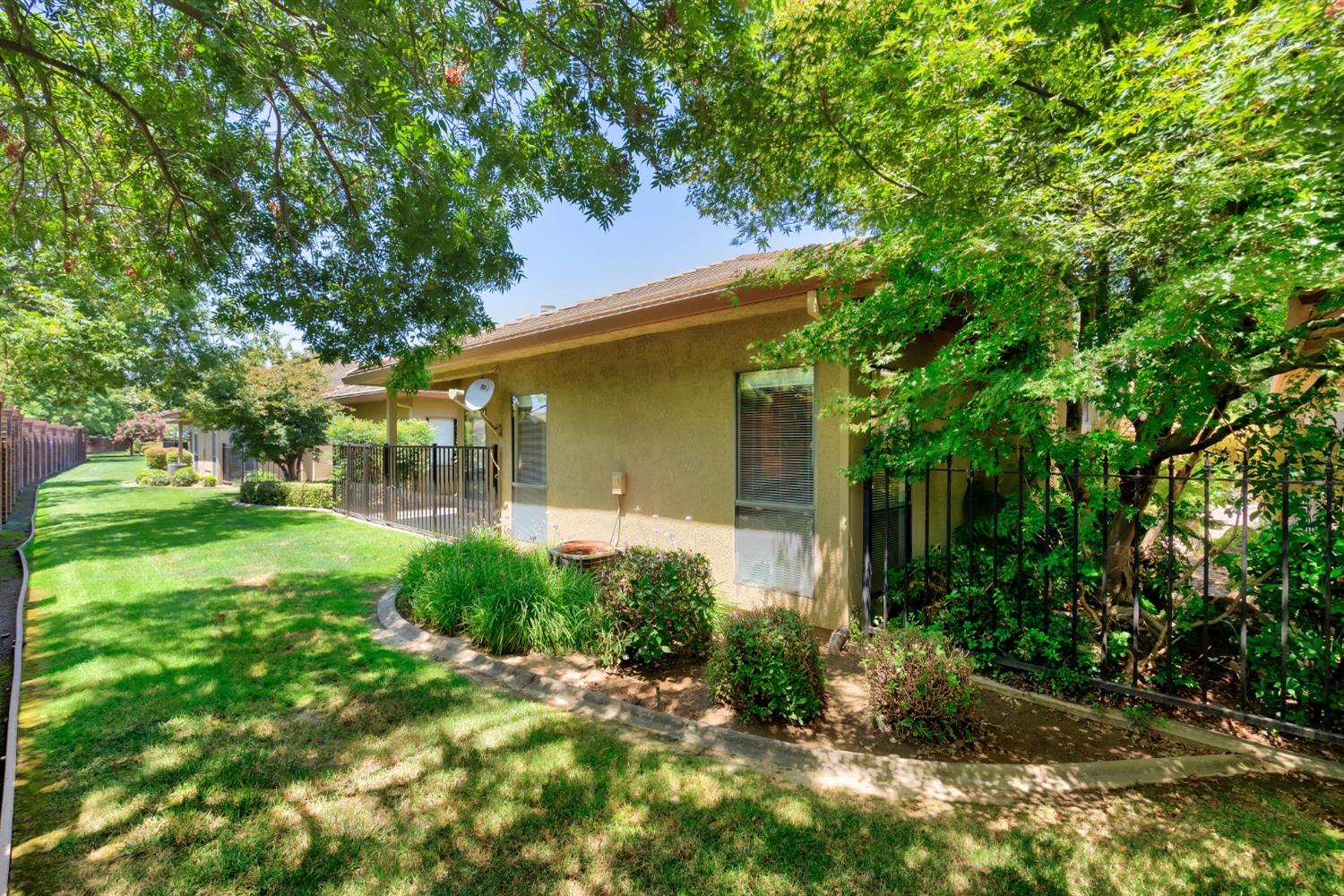 2573 Central Park Drive