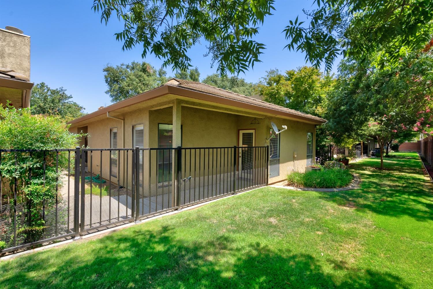 2573 Central Park Drive