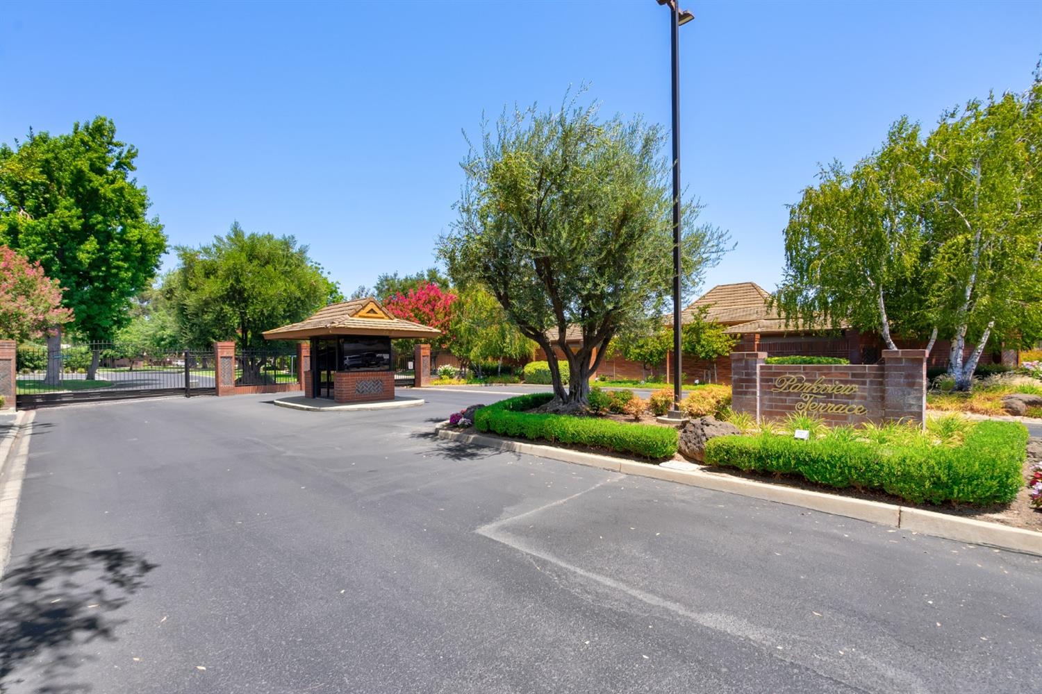 2573 Central Park Drive