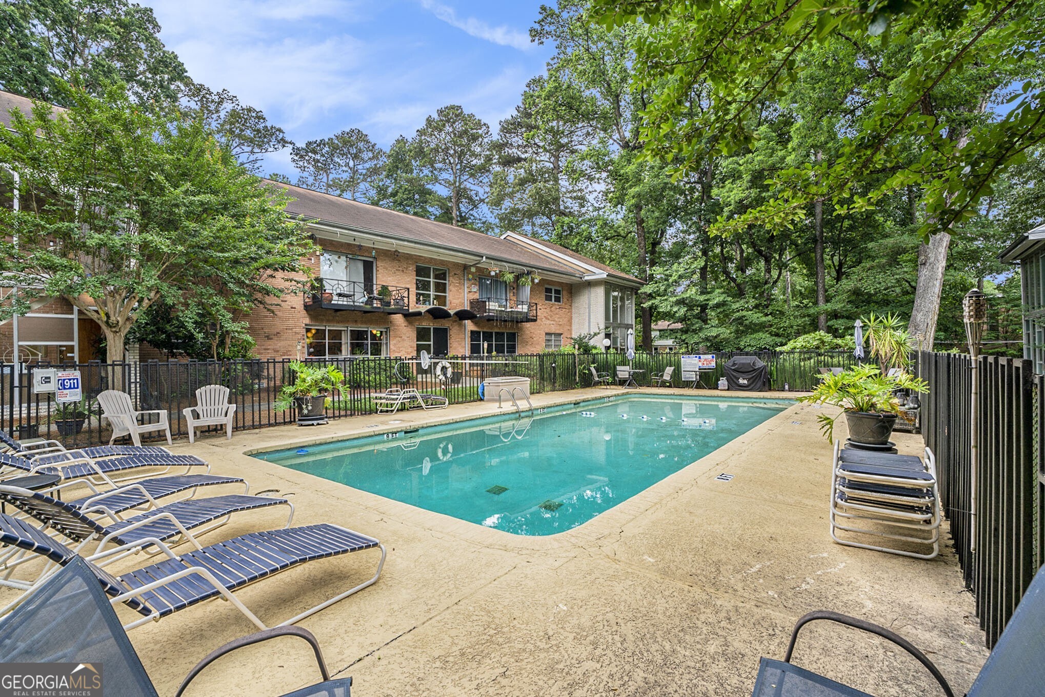 1240 Woodland Avenue NE # 2