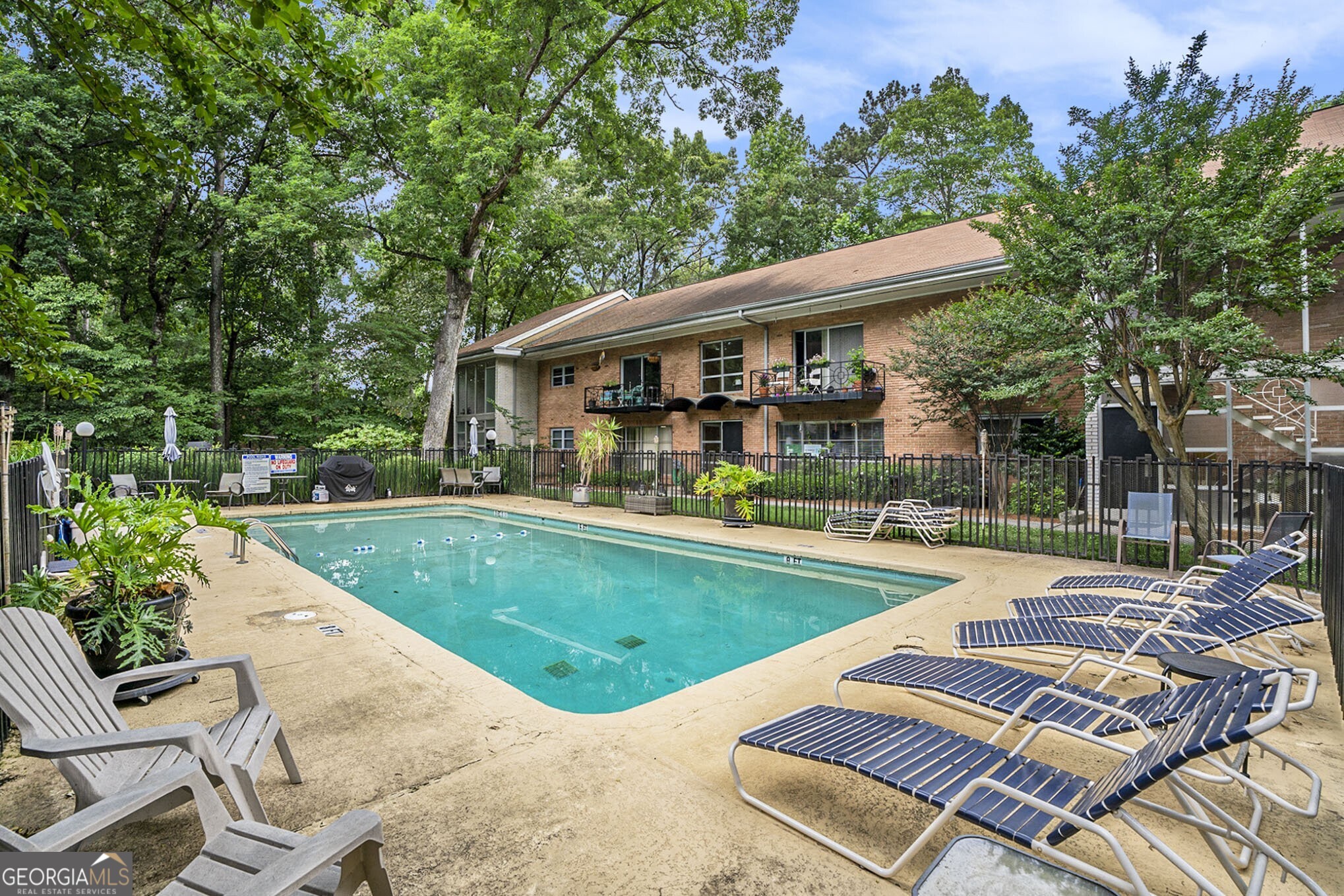 1240 Woodland Avenue NE # 2