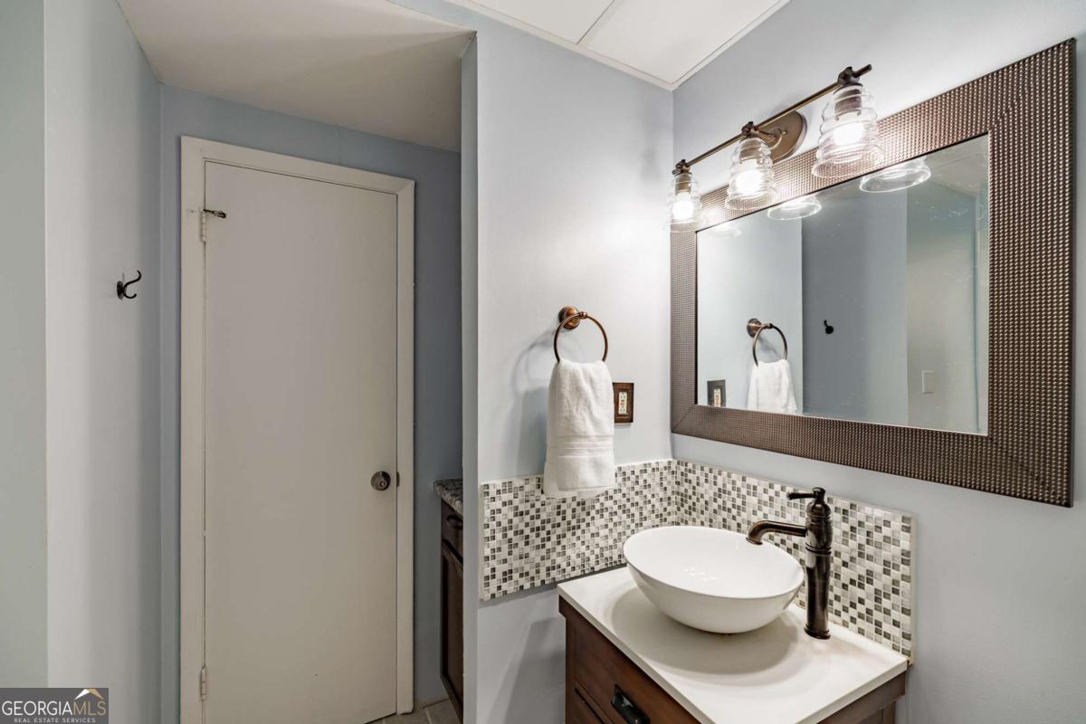 131 Broad Street E # 707