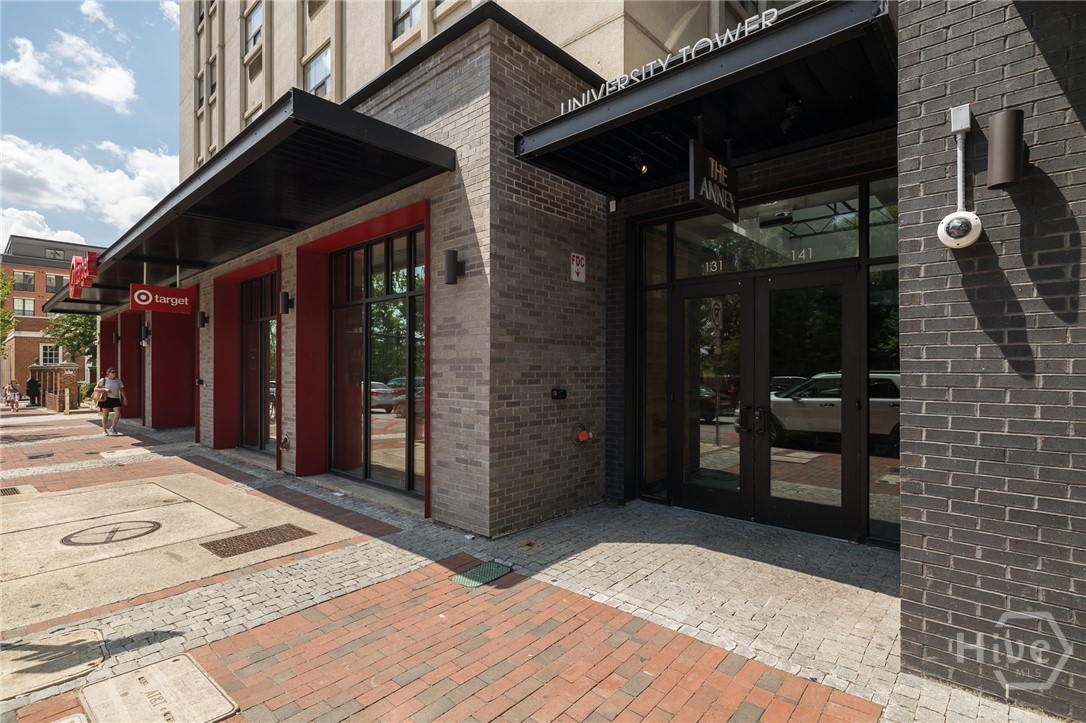 131 Broad Street E 707