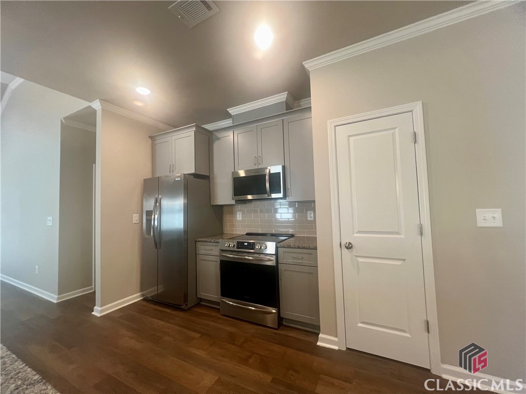 402 Sunset Drive