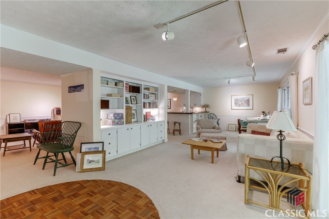 375 St George Drive