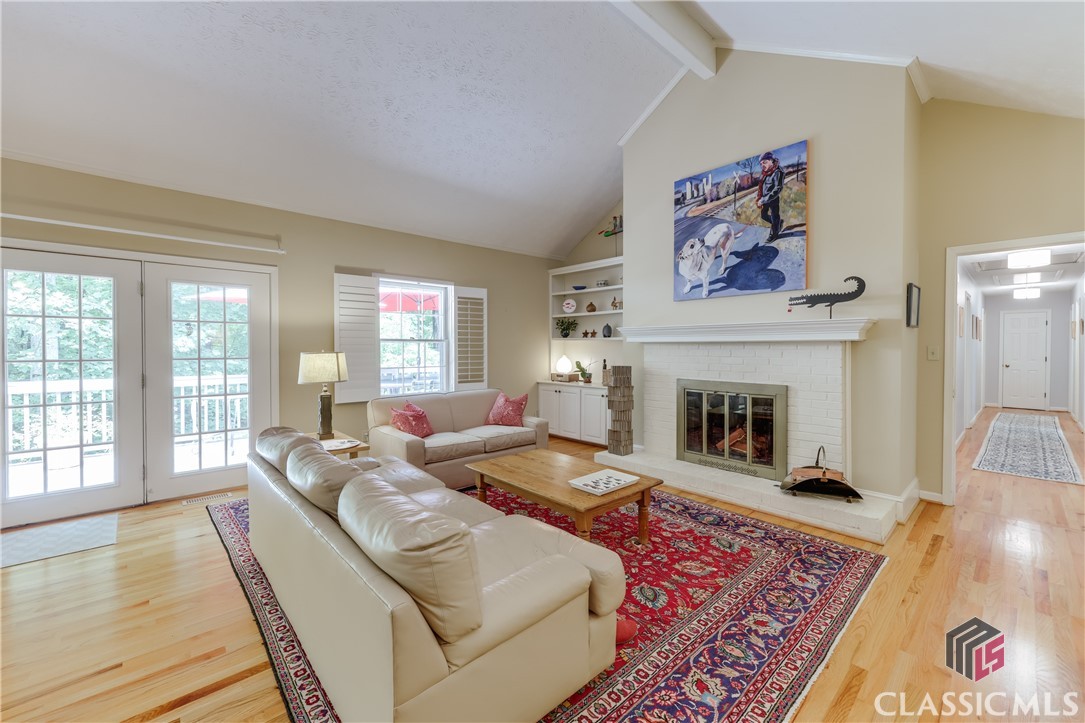 375 St George Drive