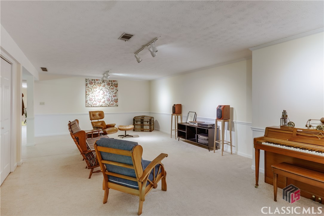 375 St George Drive