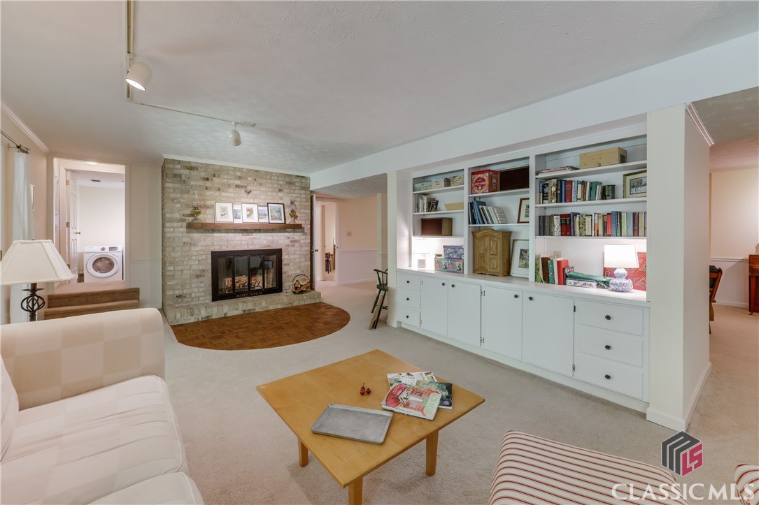 375 St George Drive