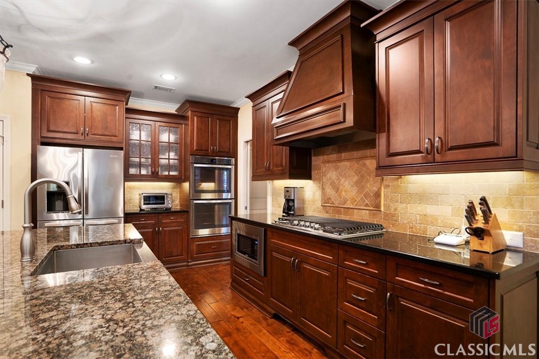 1593 Cambridge Square