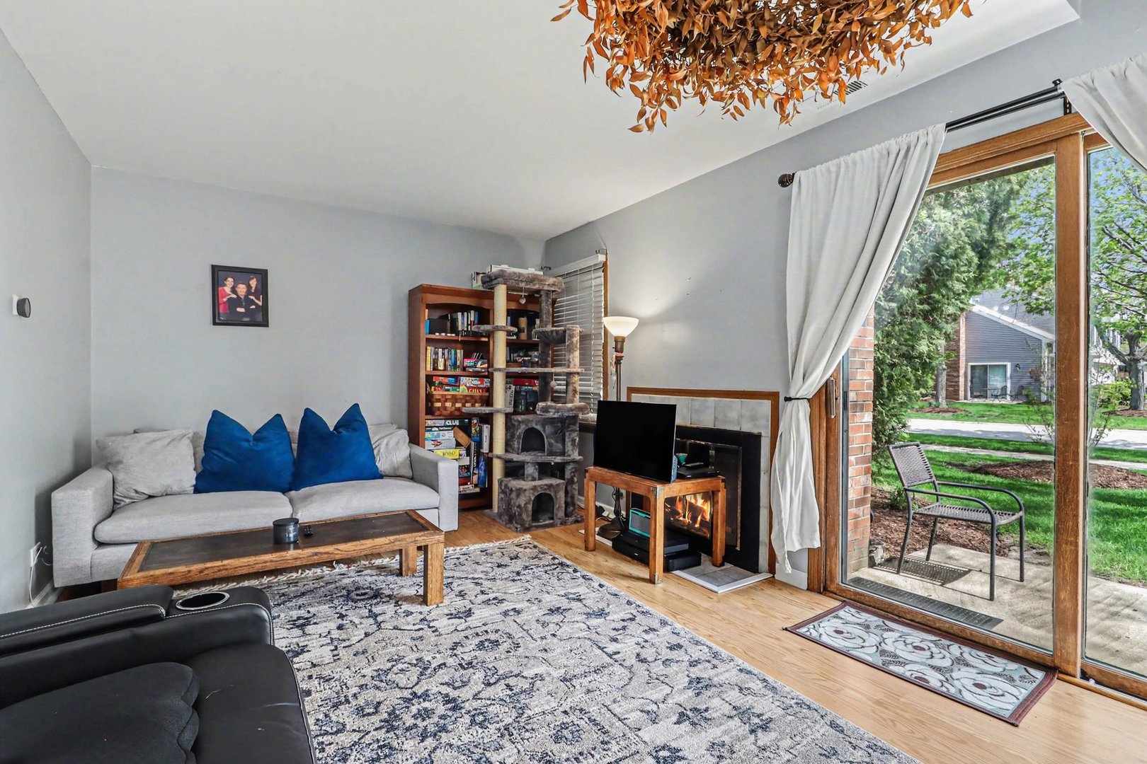 2S750 Grove Lane Unit: 23-C