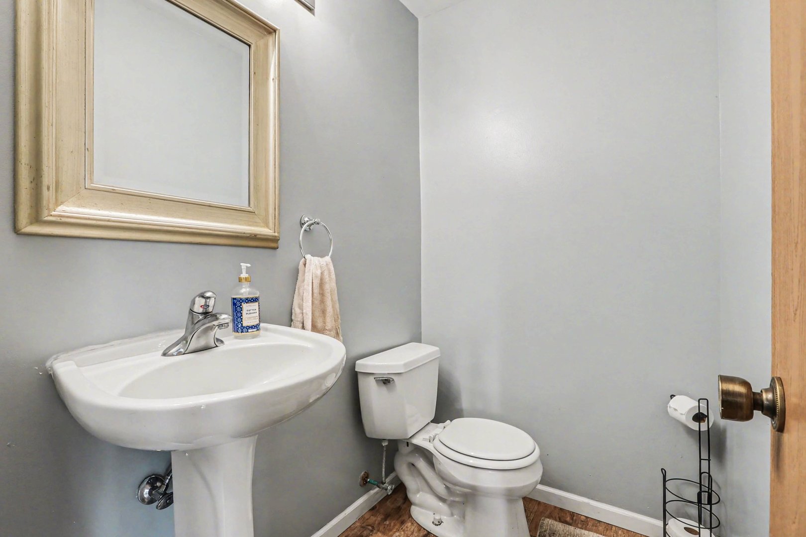 2S750 Grove Lane Unit: 23-C