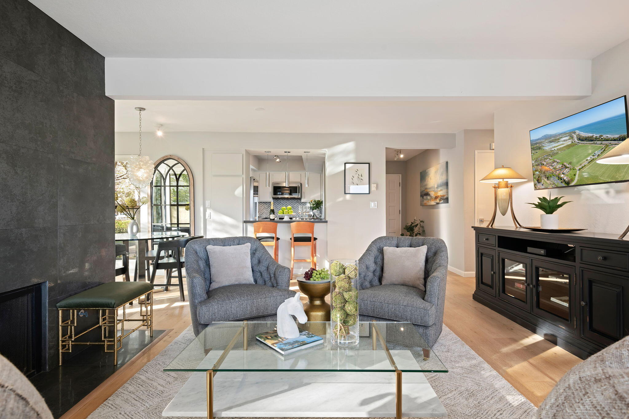 3375 Foothill Road, 723