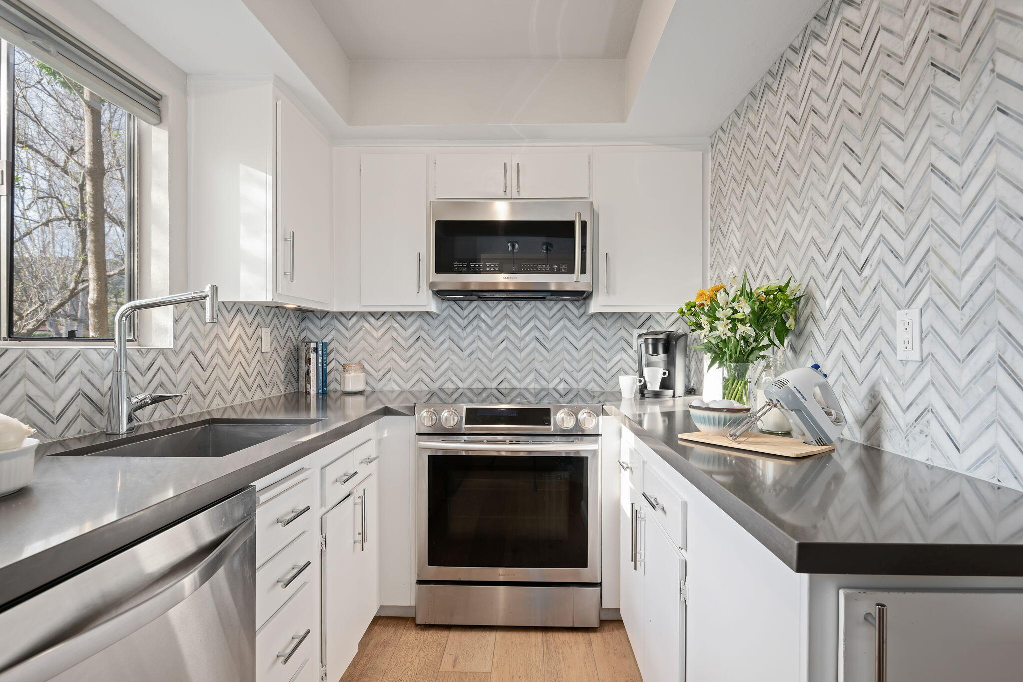 3375 Foothill Road, 723