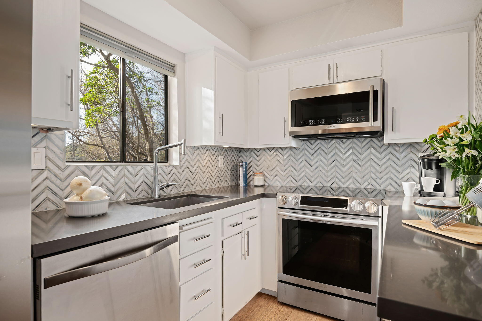 3375 Foothill Road, 723