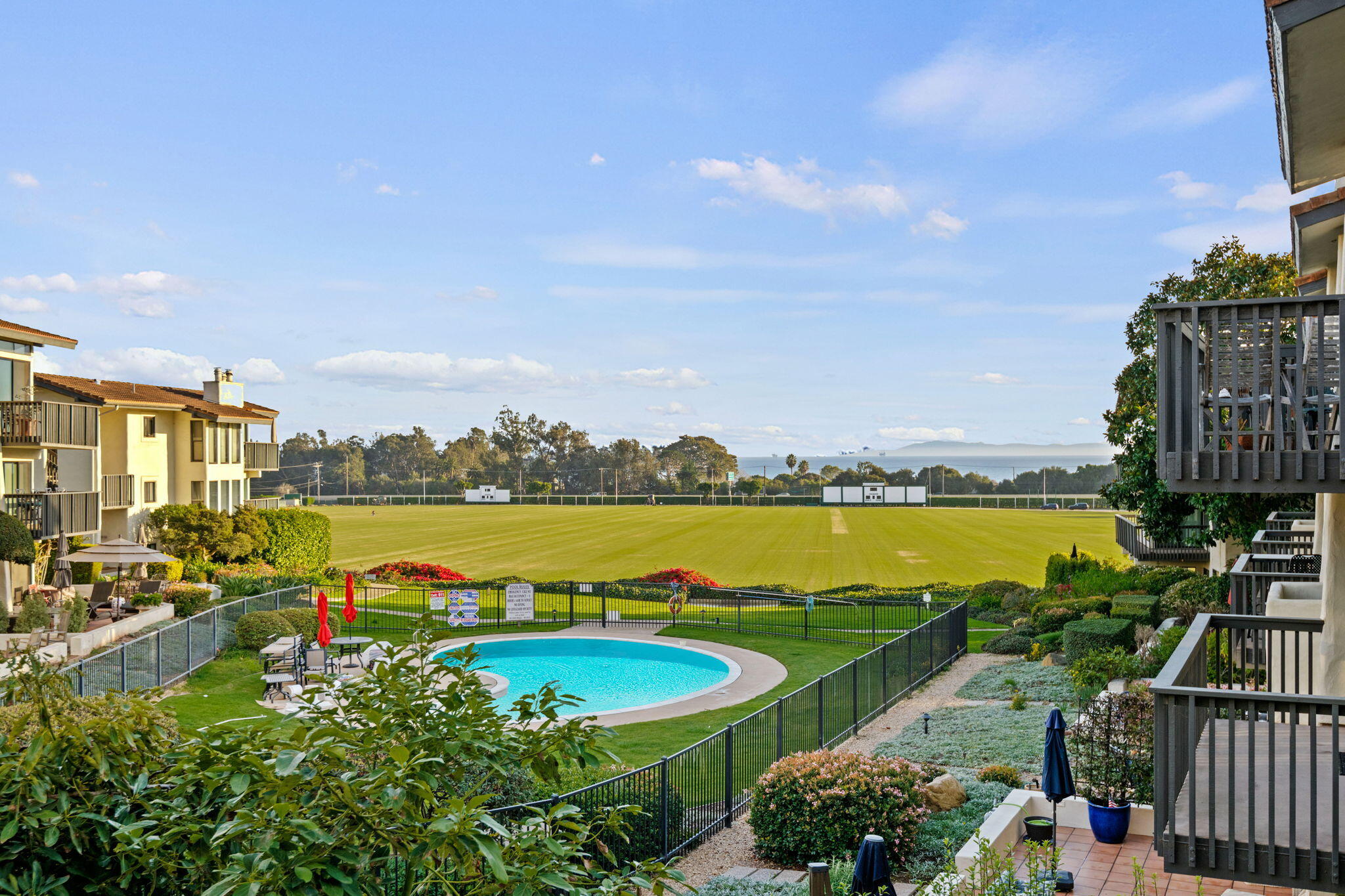 3375 Foothill Road, 723