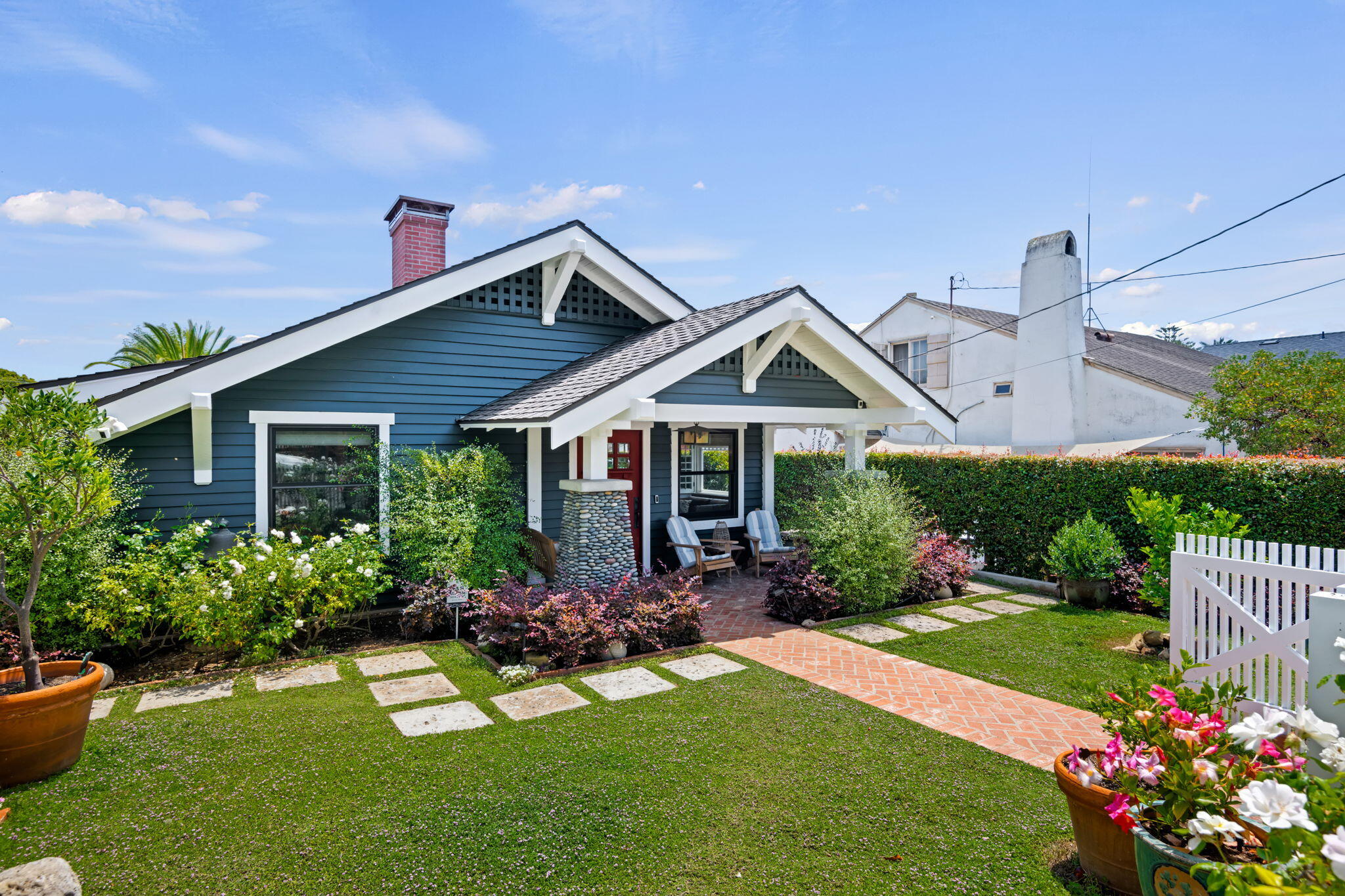 328 E Padre Street