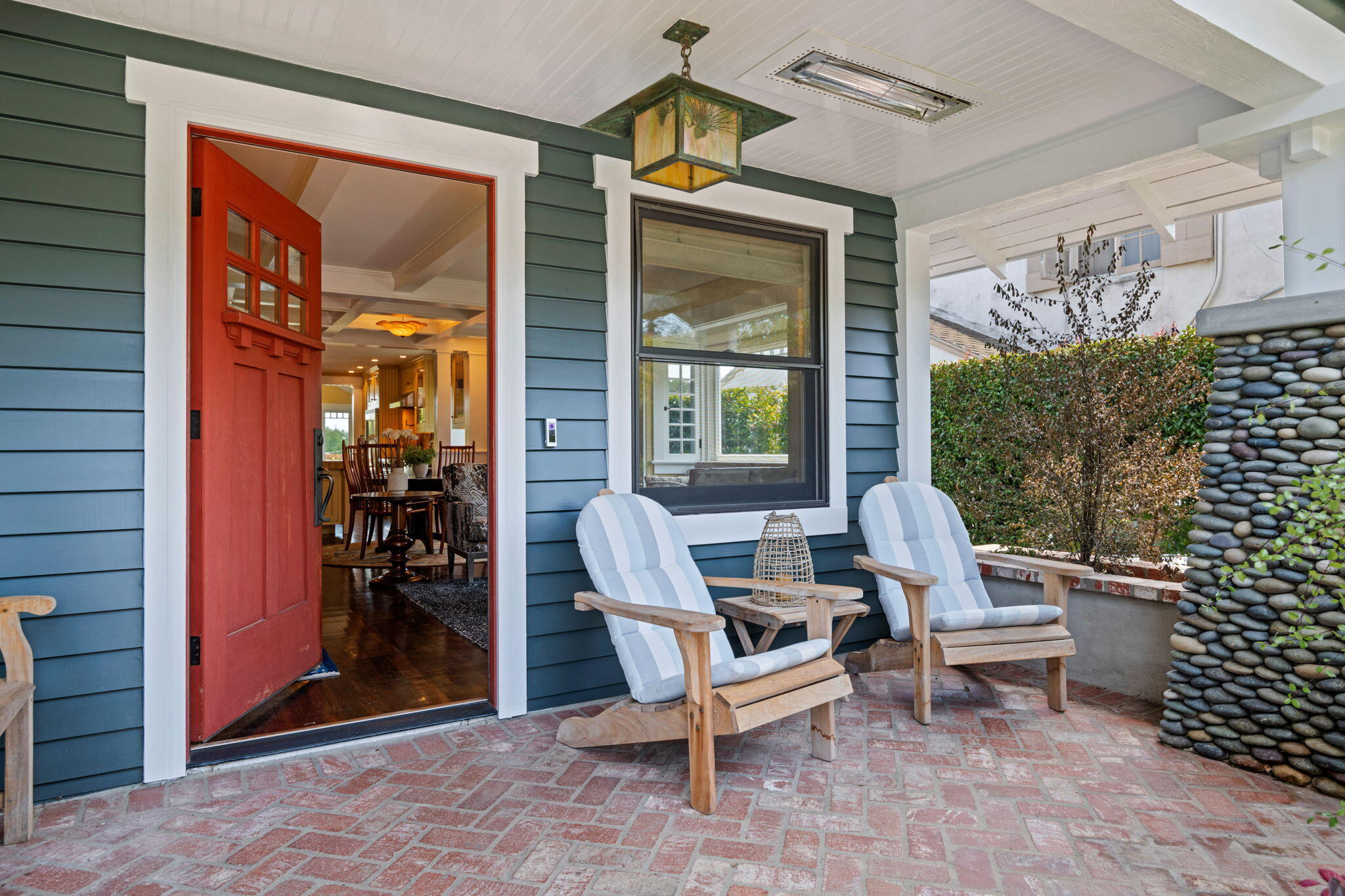 328 E Padre Street