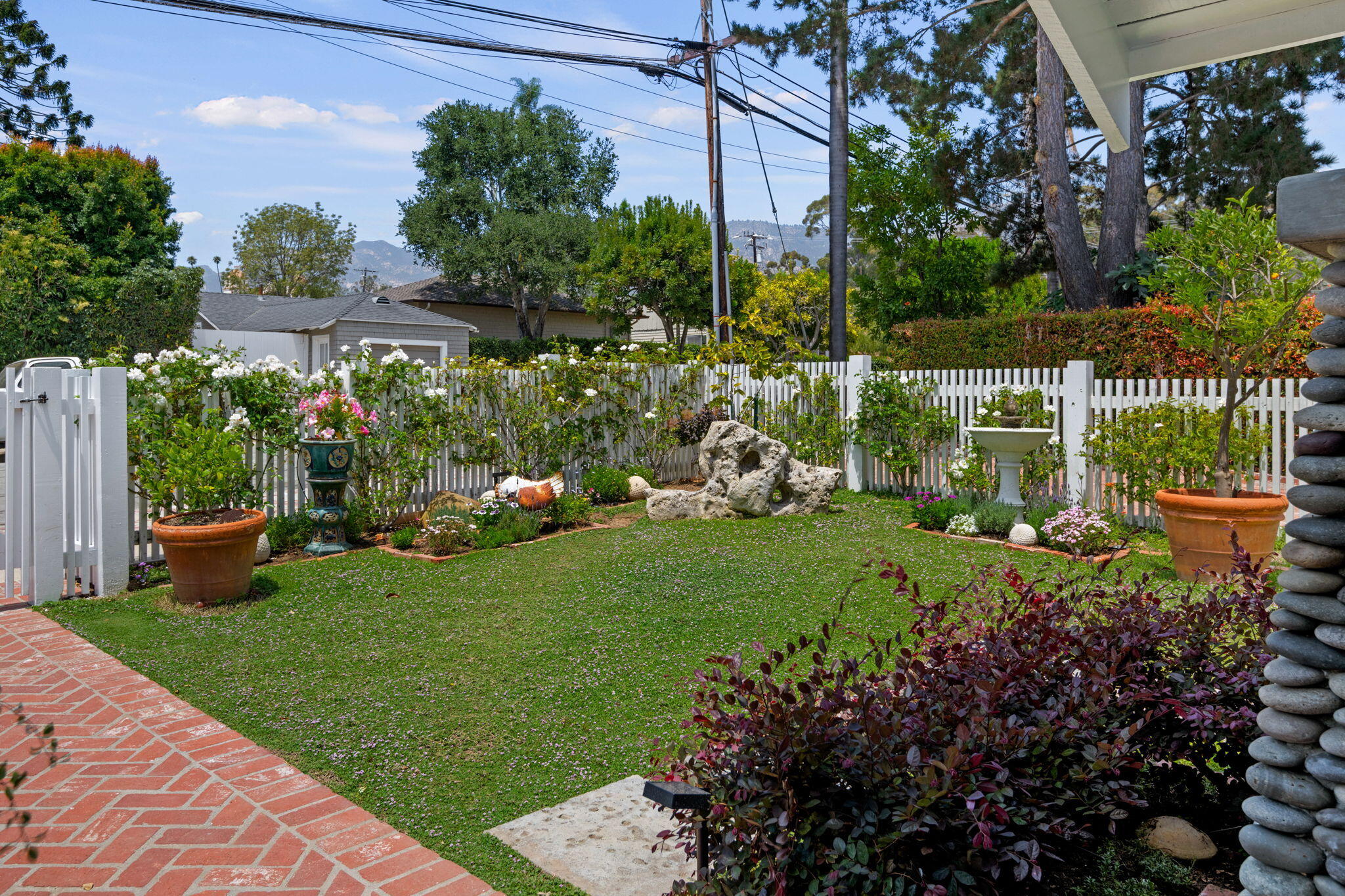 328 E Padre Street
