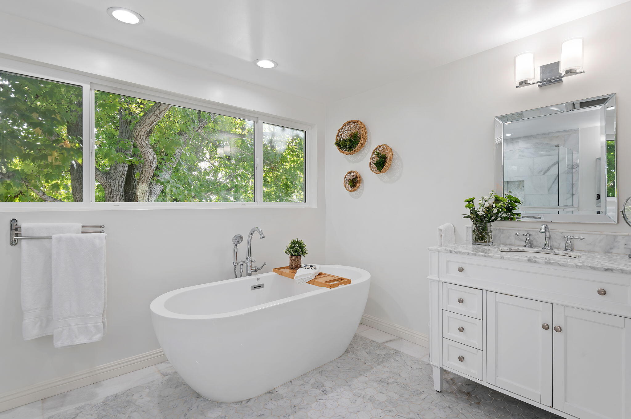 1476 Crestline Drive