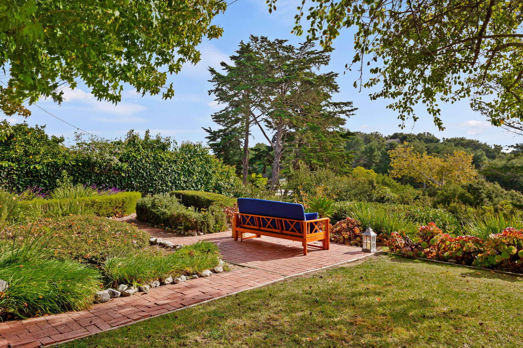 1476 Crestline Drive