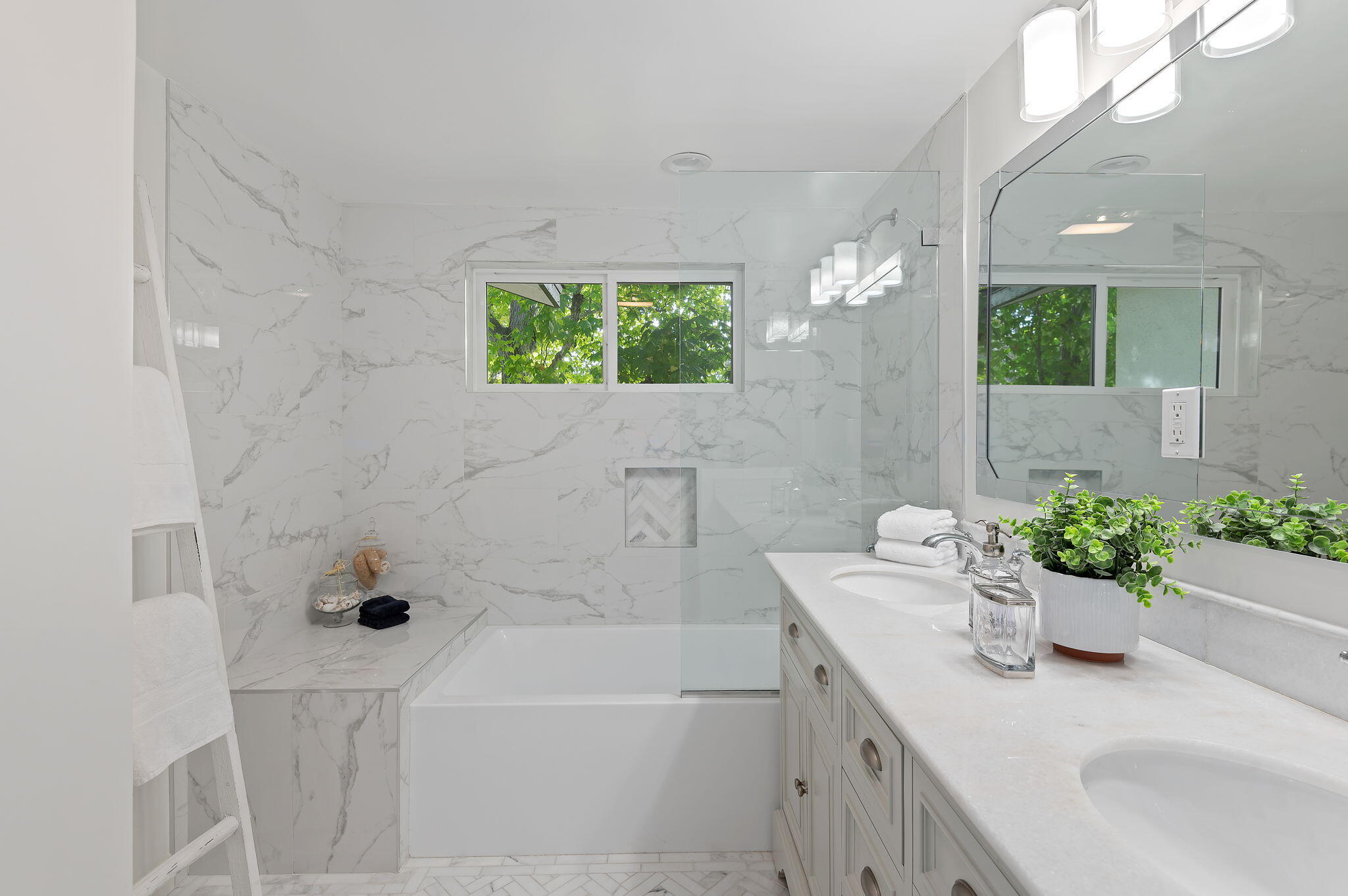 1476 Crestline Drive