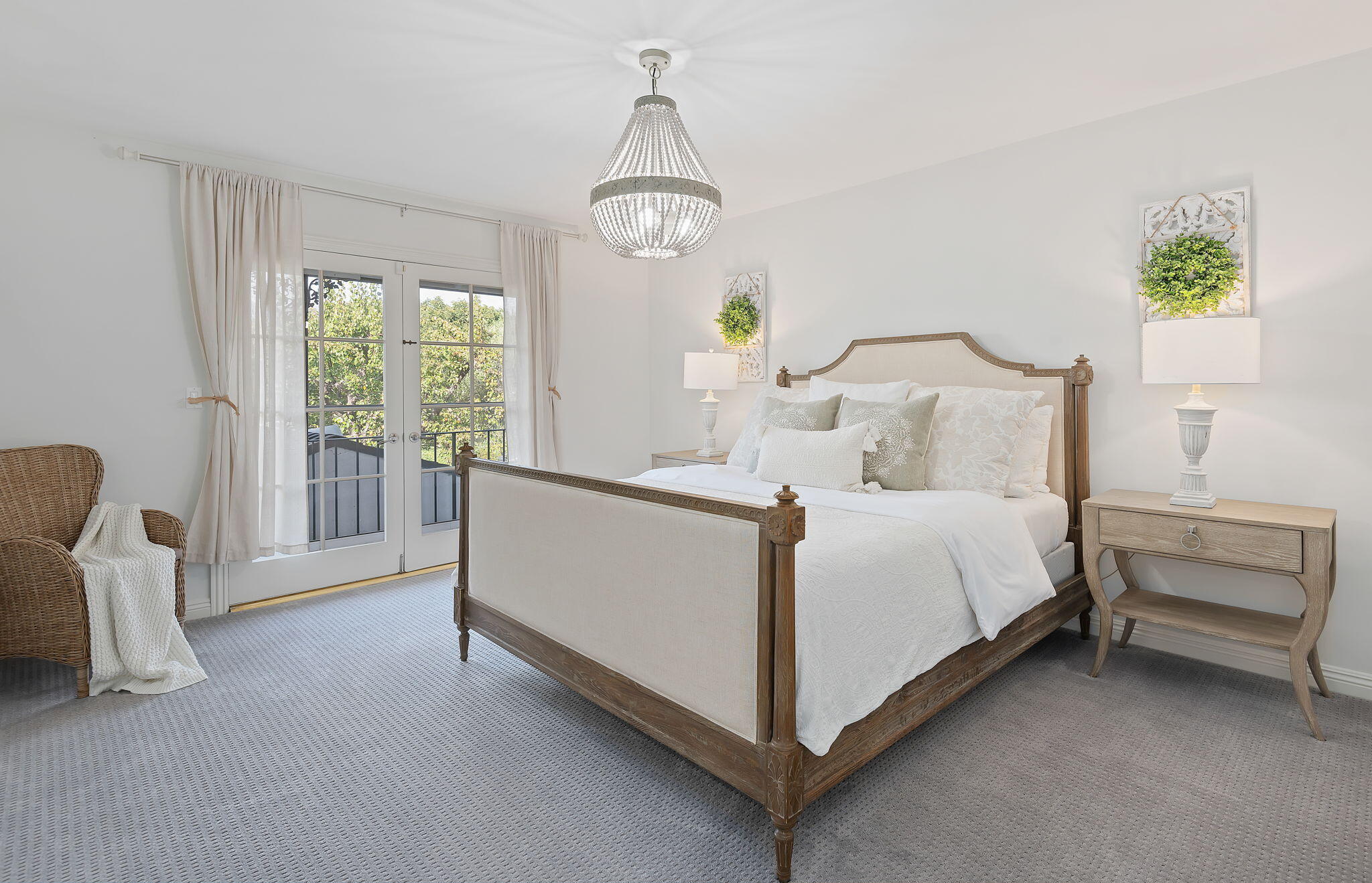 1476 Crestline Drive