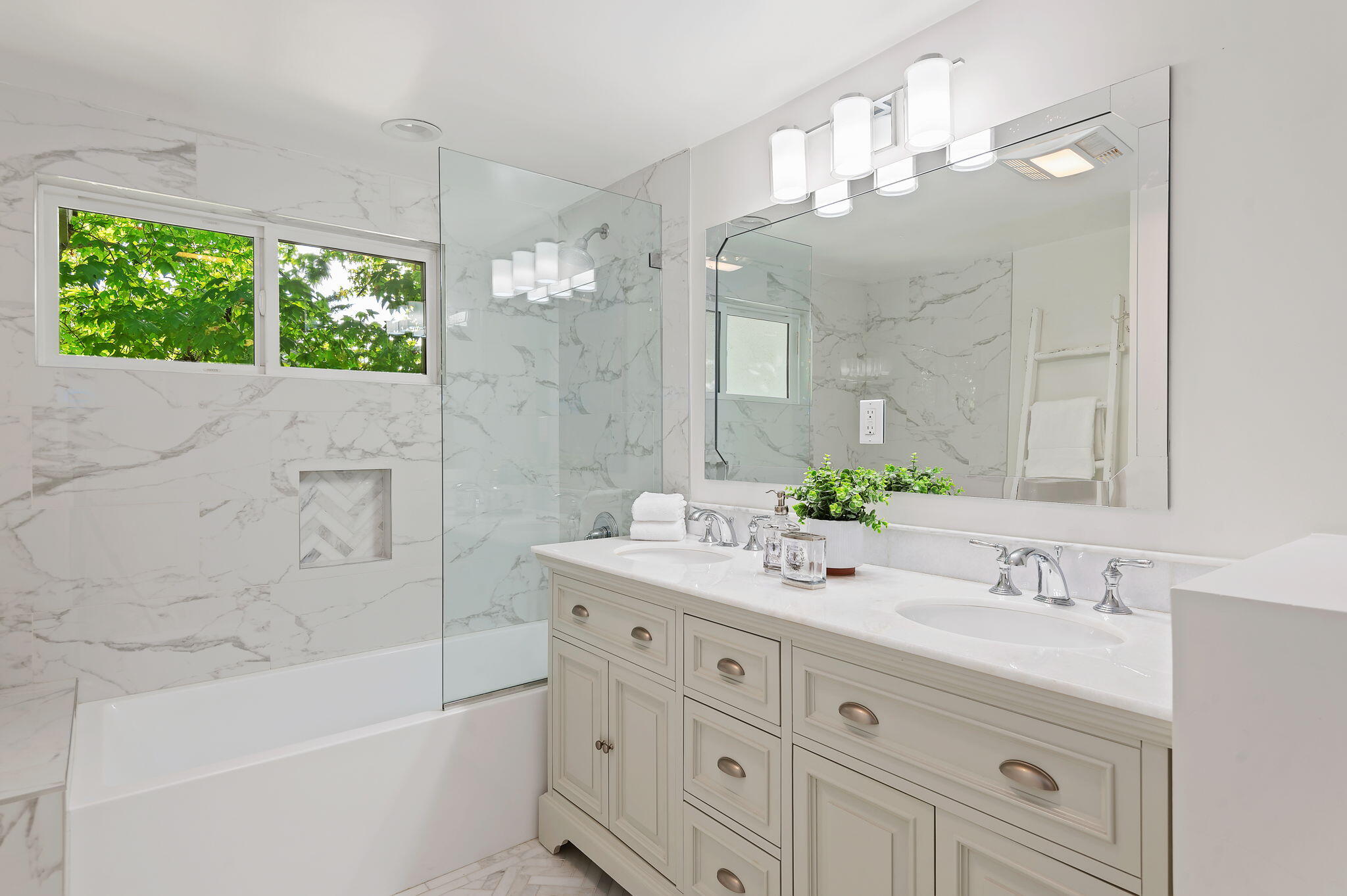 1476 Crestline Drive