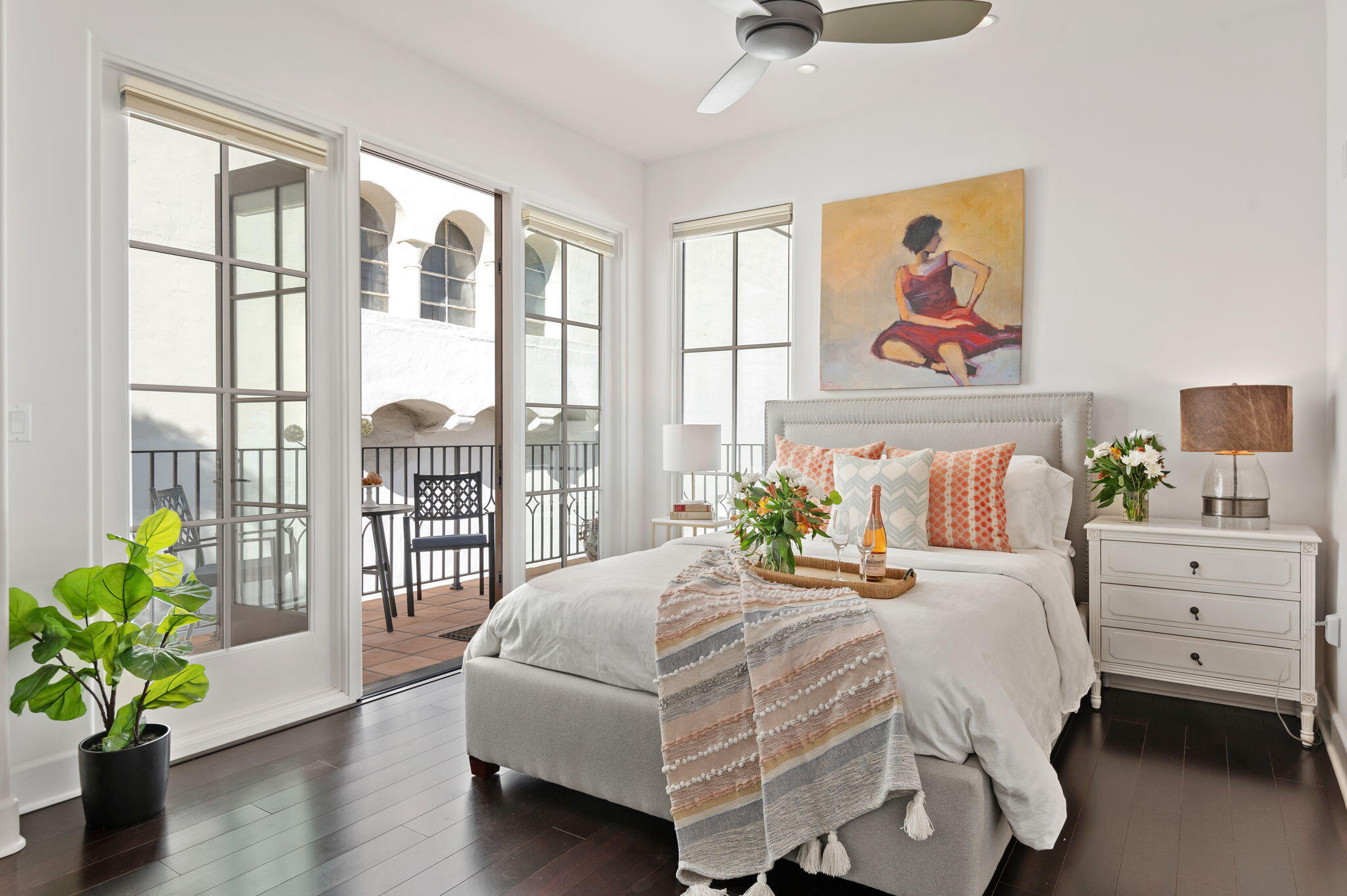 18 W Victoria Street Apt 303