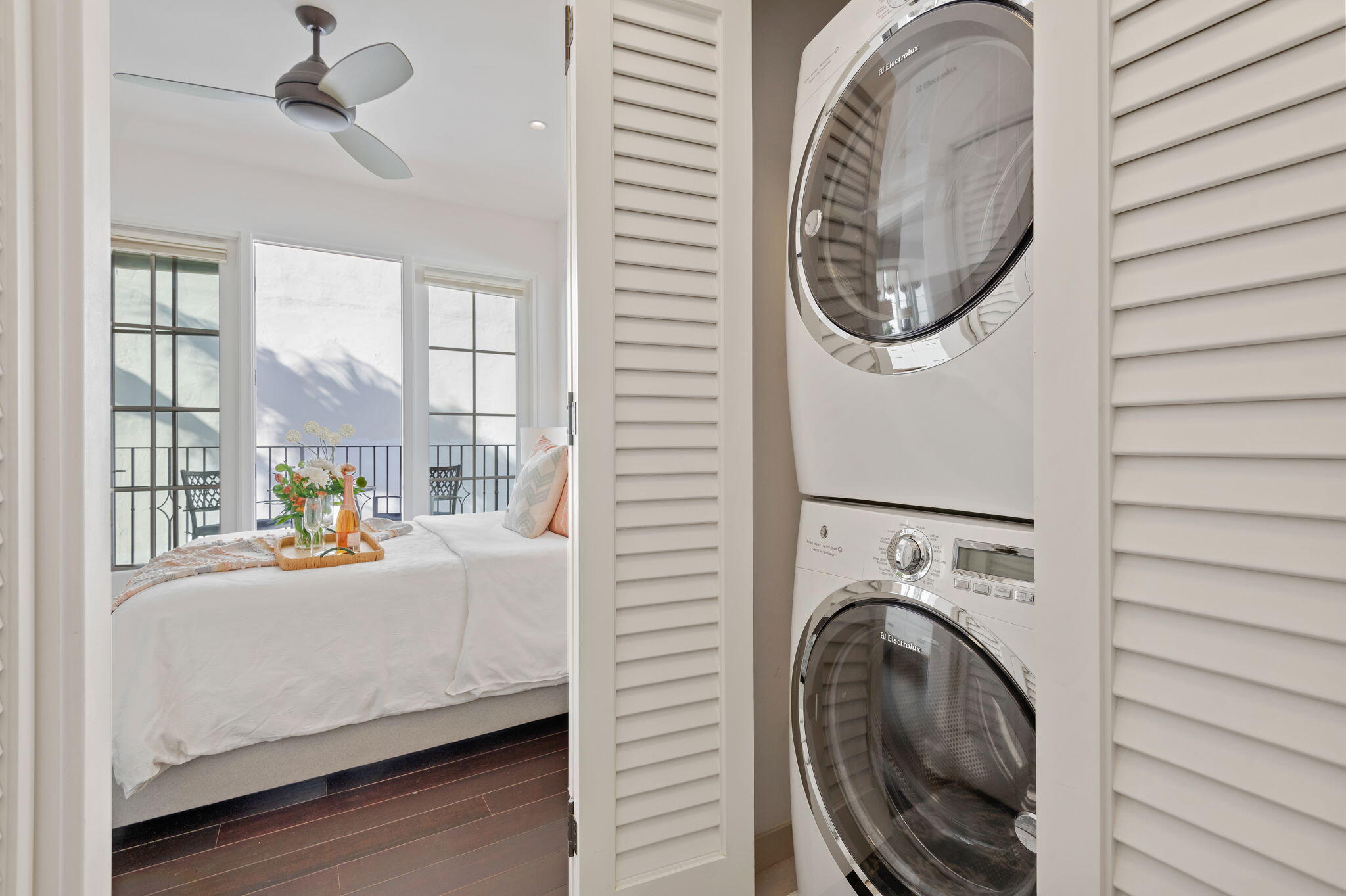 18 W Victoria Street Apt 303