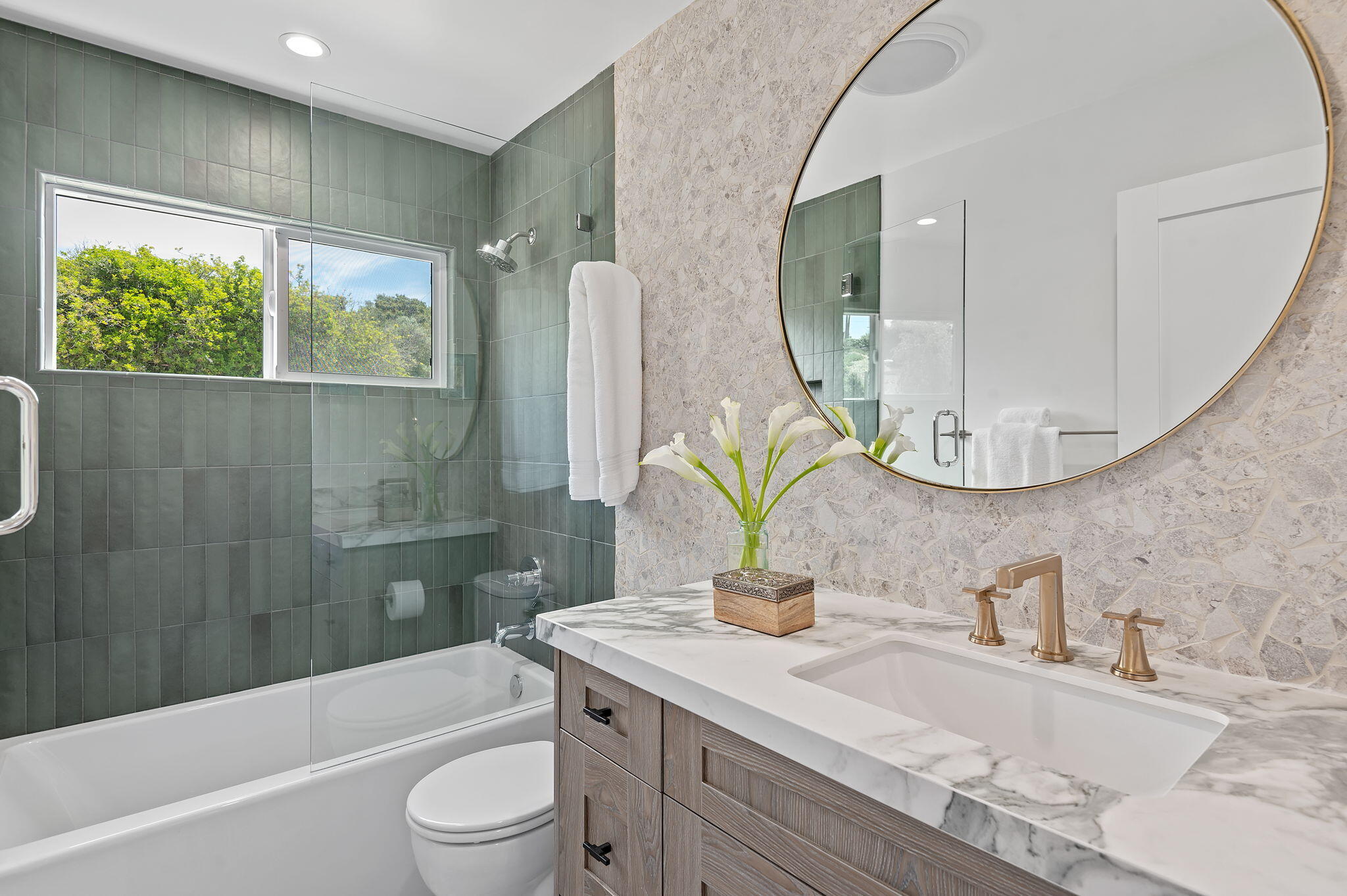2402 Calle Montilla