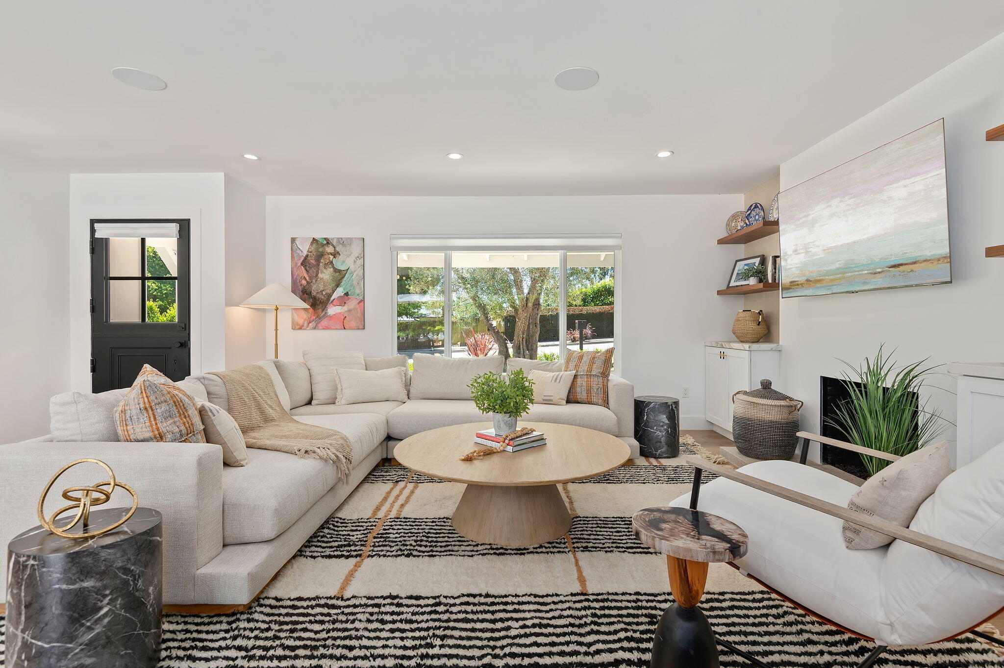 2402 Calle Montilla