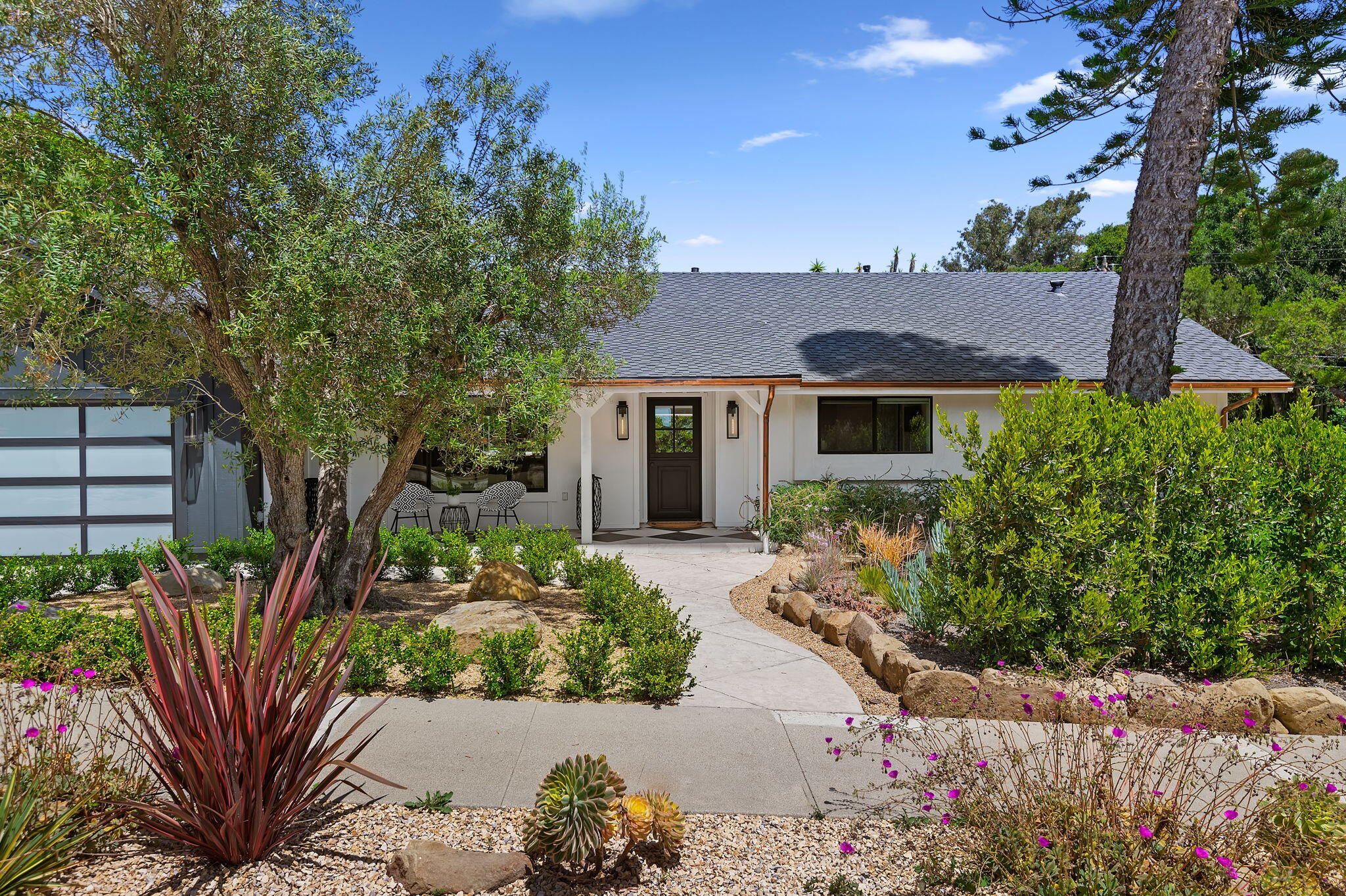 2402 Calle Montilla