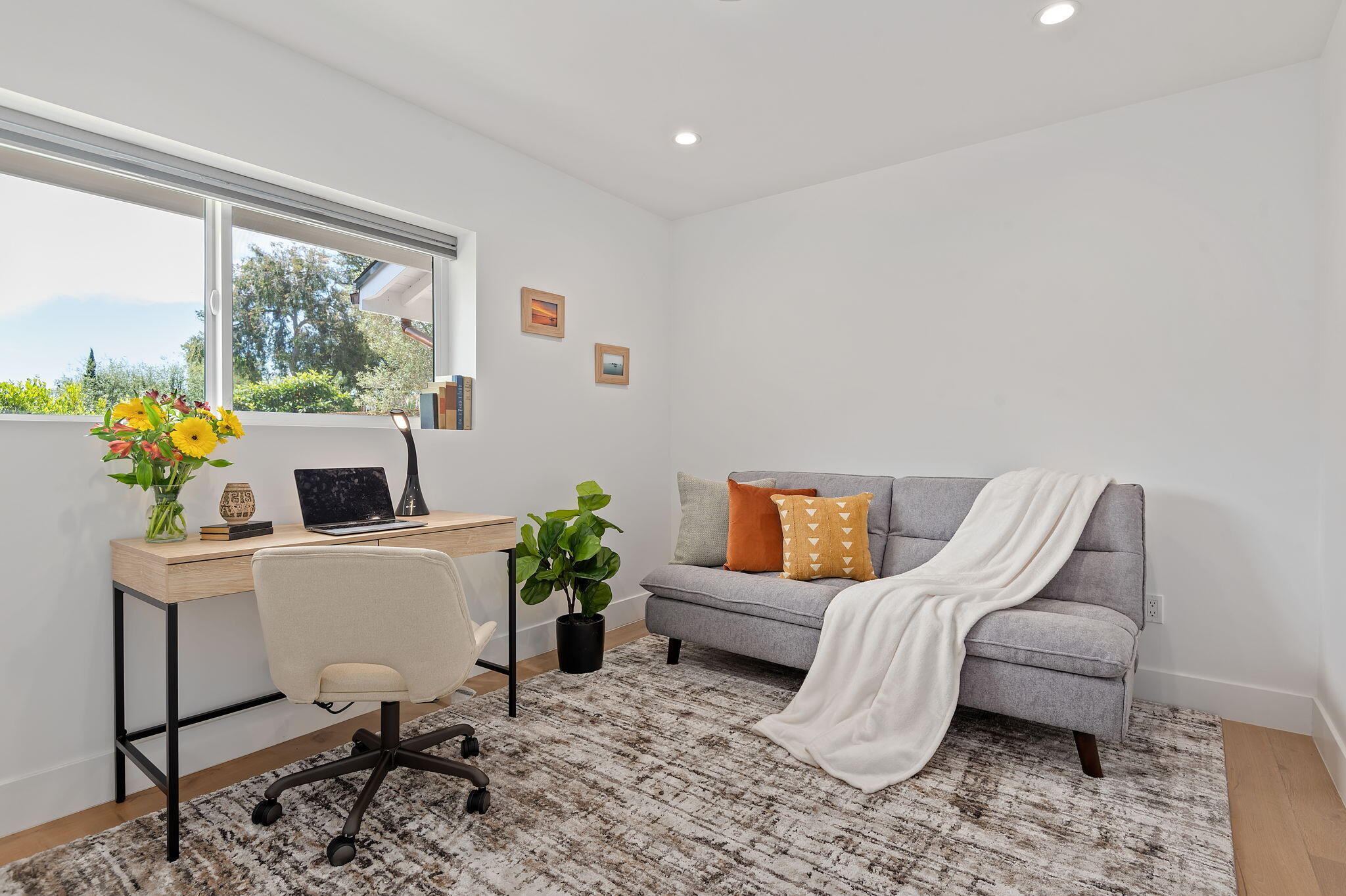 2402 Calle Montilla