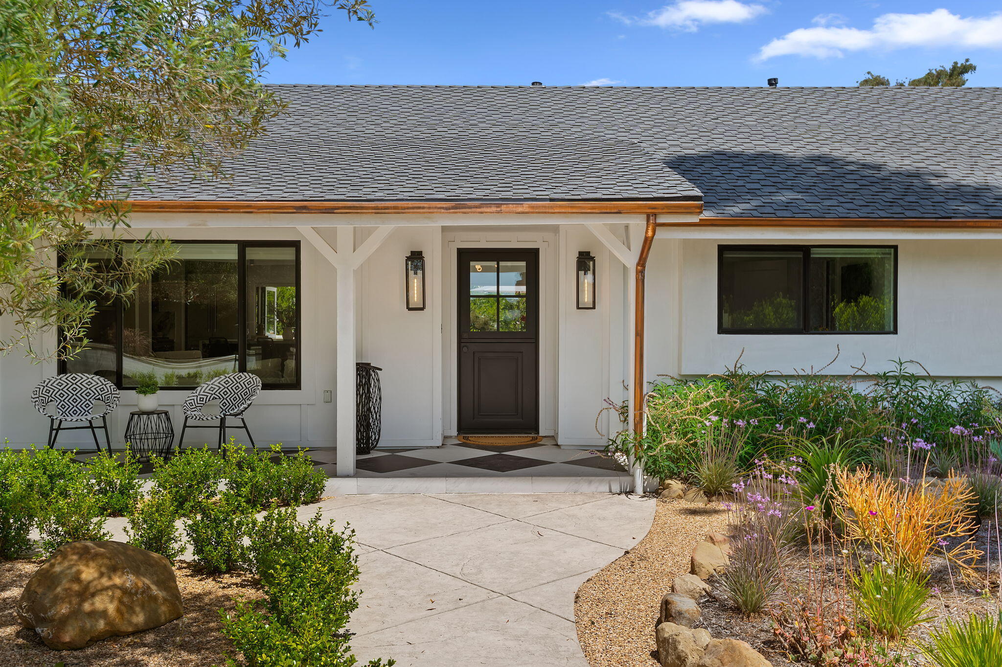 2402 Calle Montilla