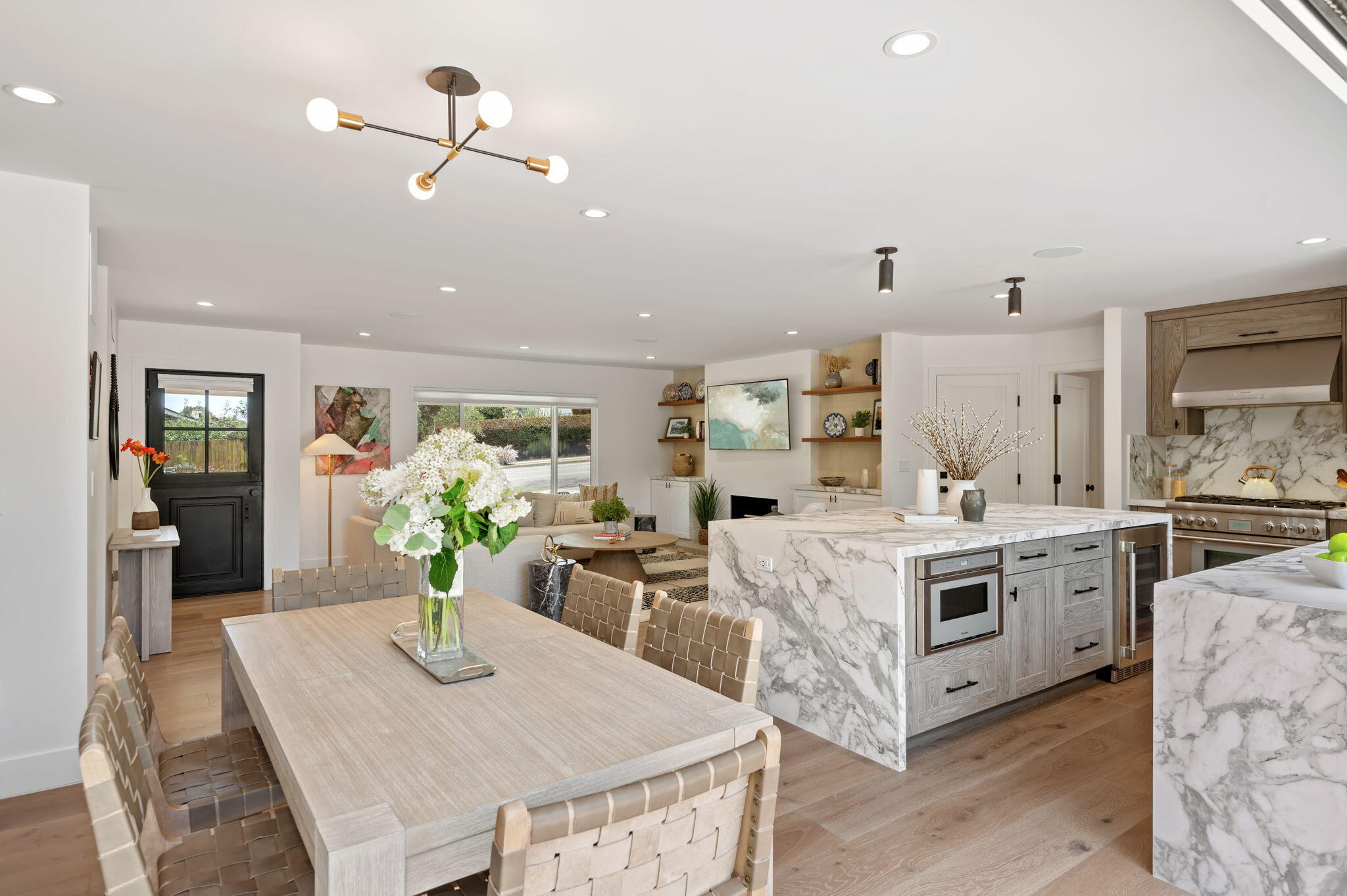 2402 Calle Montilla