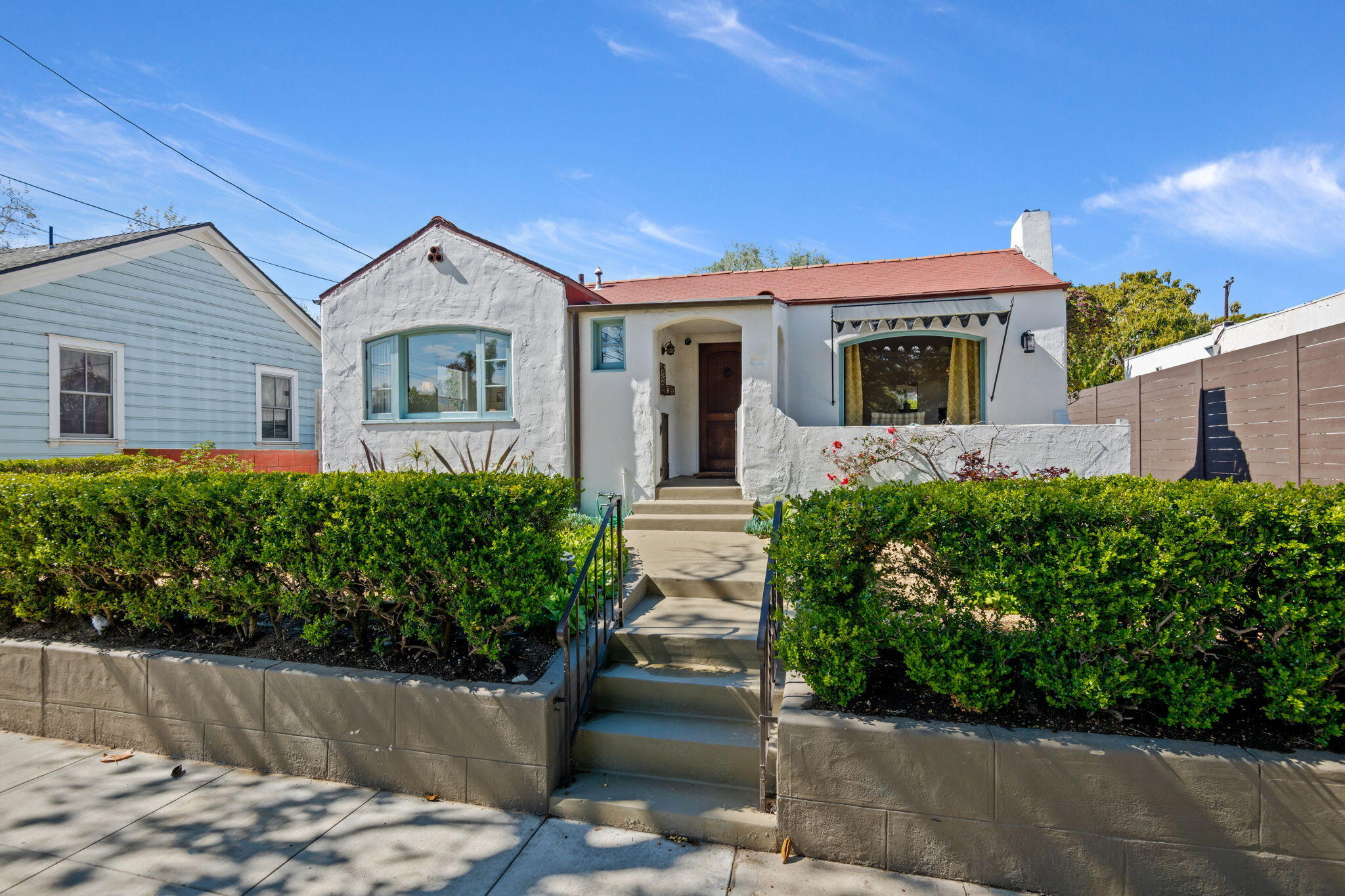 224 W Cota Street