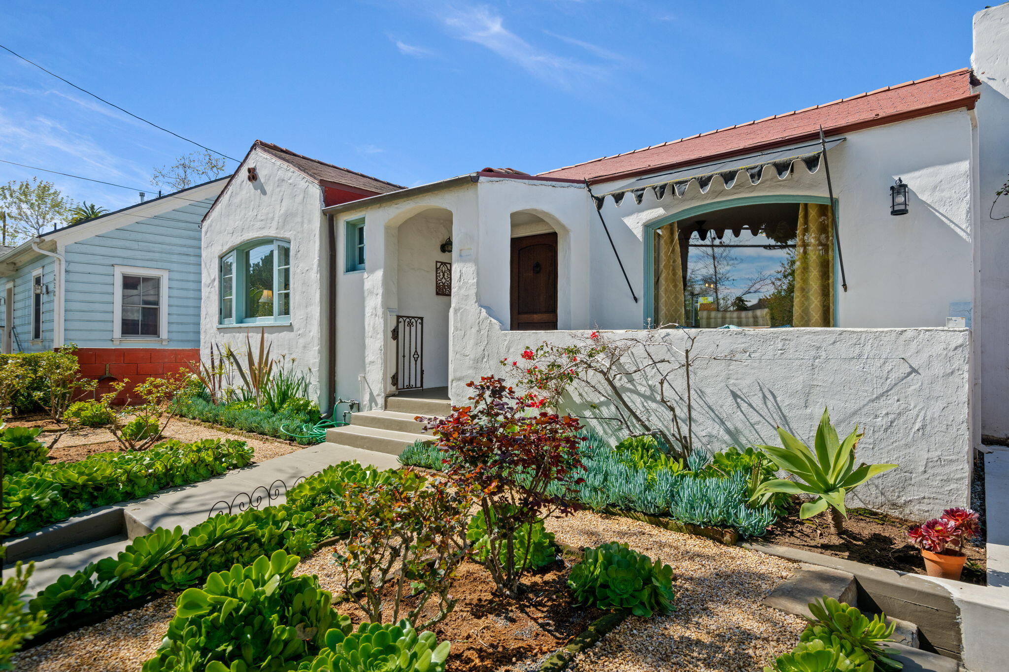 224 W Cota Street