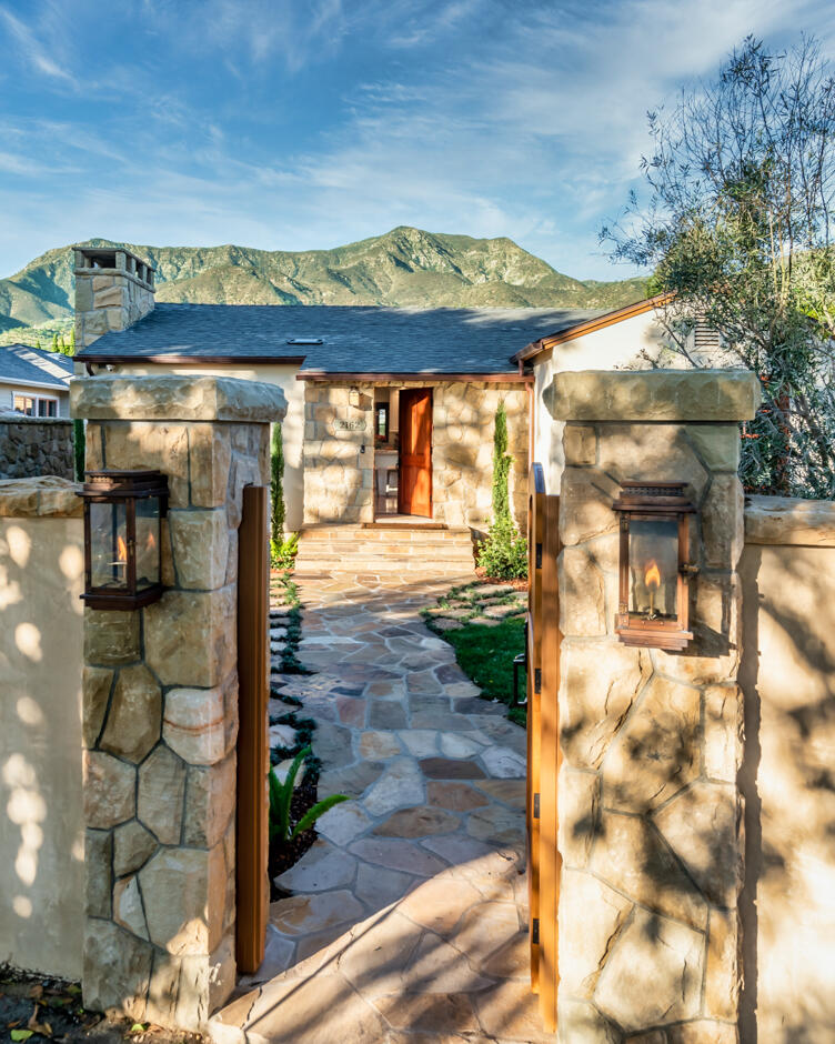 2162 E Valley Road